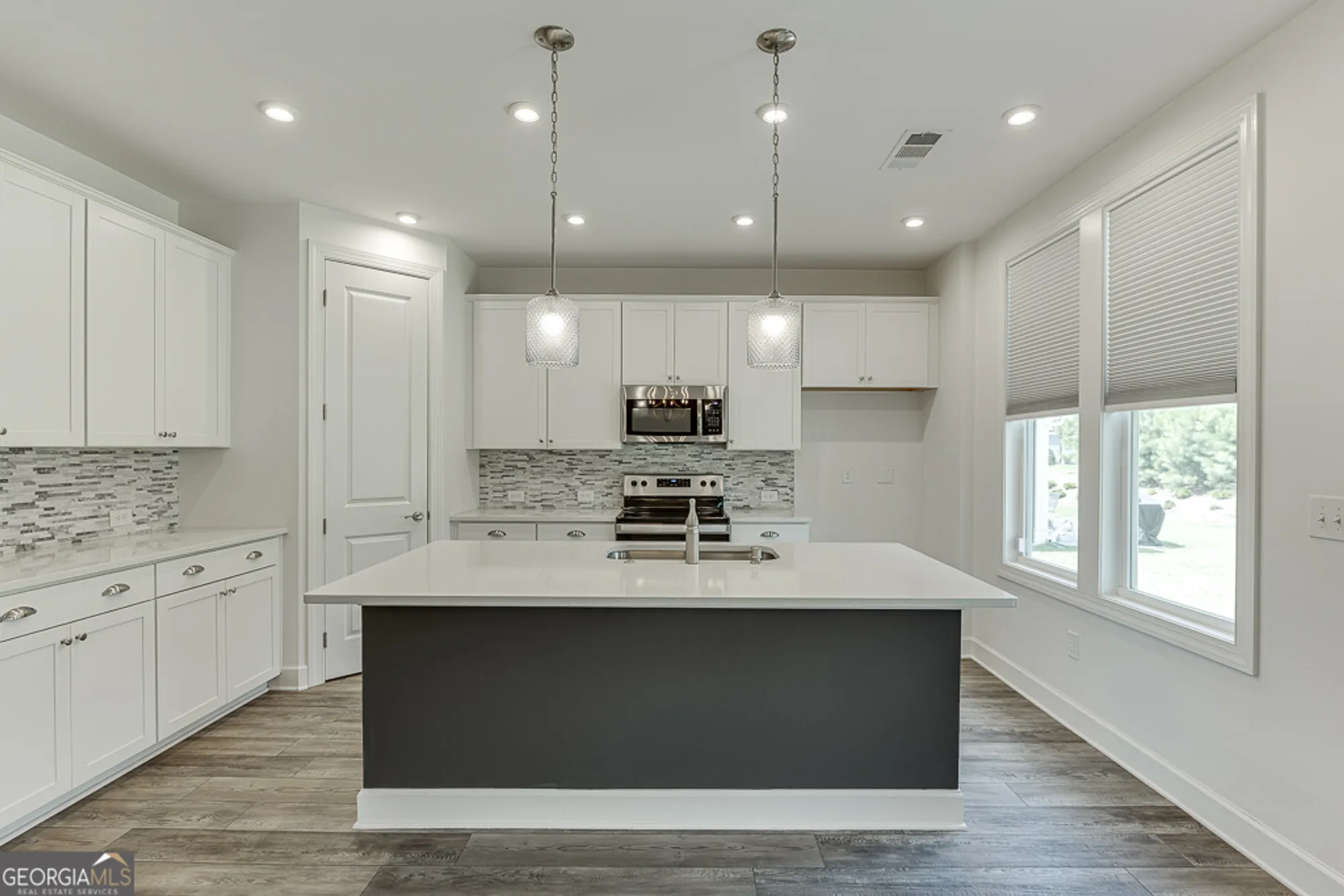 Property Slideshow image 12 of 59 | 168 chatuge dr, Hoschton, GA, 30548