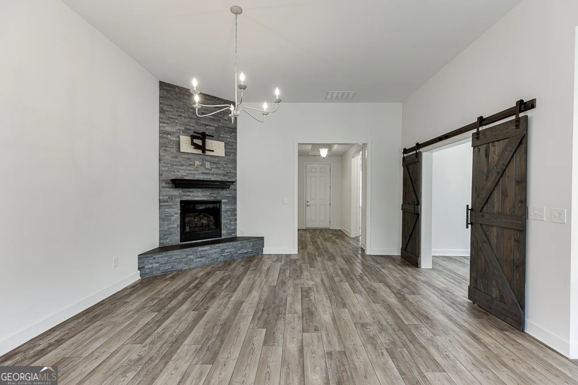 Property Slideshow image 7 of 59 | 168 chatuge dr, Hoschton, GA, 30548