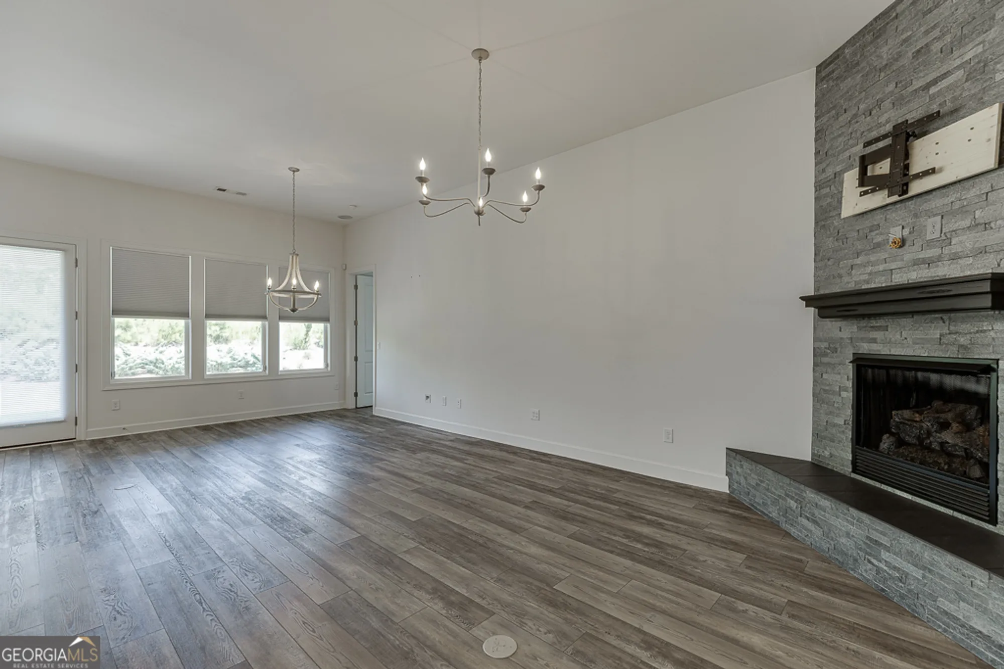 Property Slideshow image 5 of 59 | 168 chatuge dr, Hoschton, GA, 30548