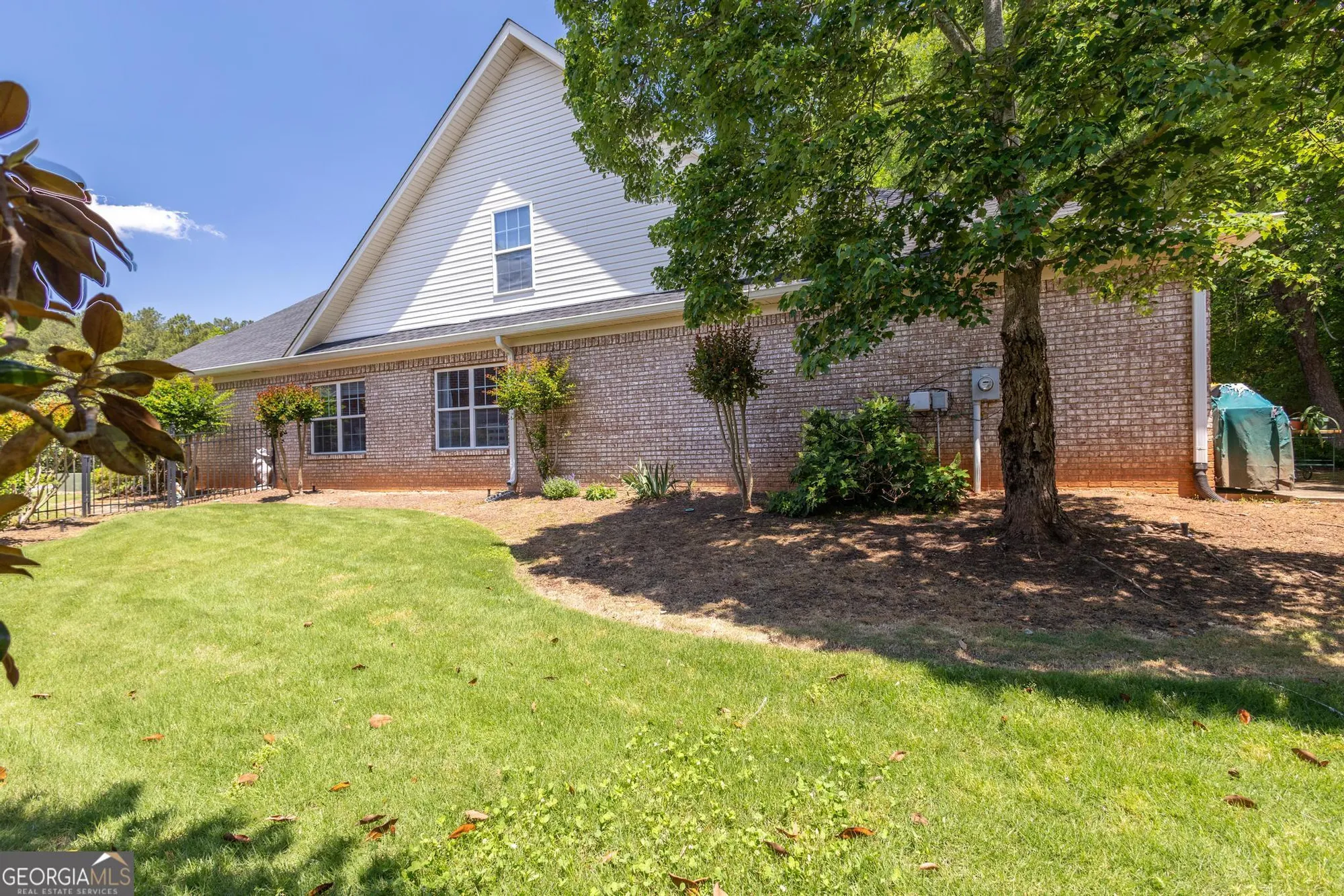 Property Slideshow image 4 of 35 | 10110 malcolm ct, Covington, GA, 30014