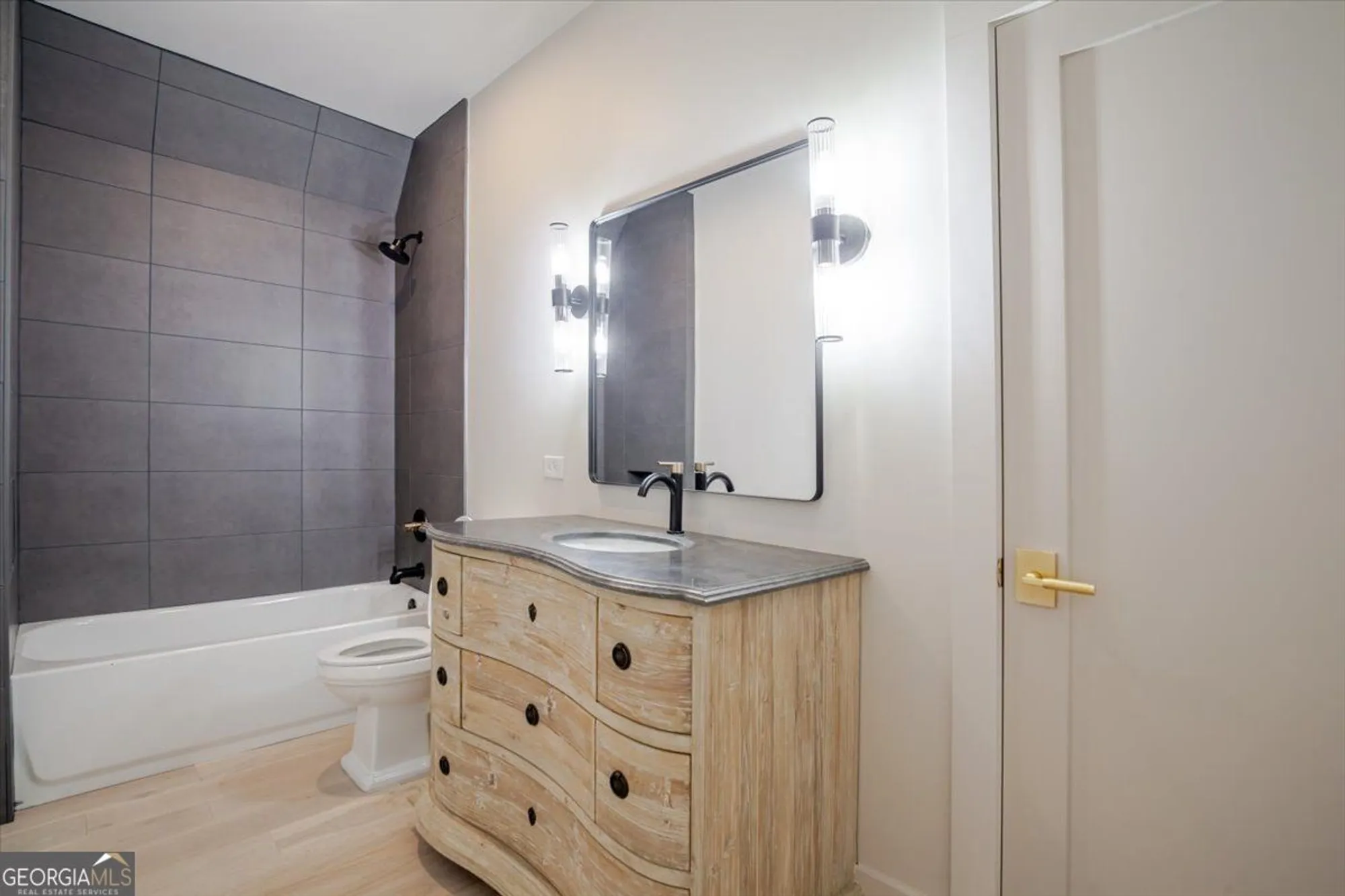 Property Slideshow image 29 of 32 | 165 arbor garden cir, Newnan, GA, 30265