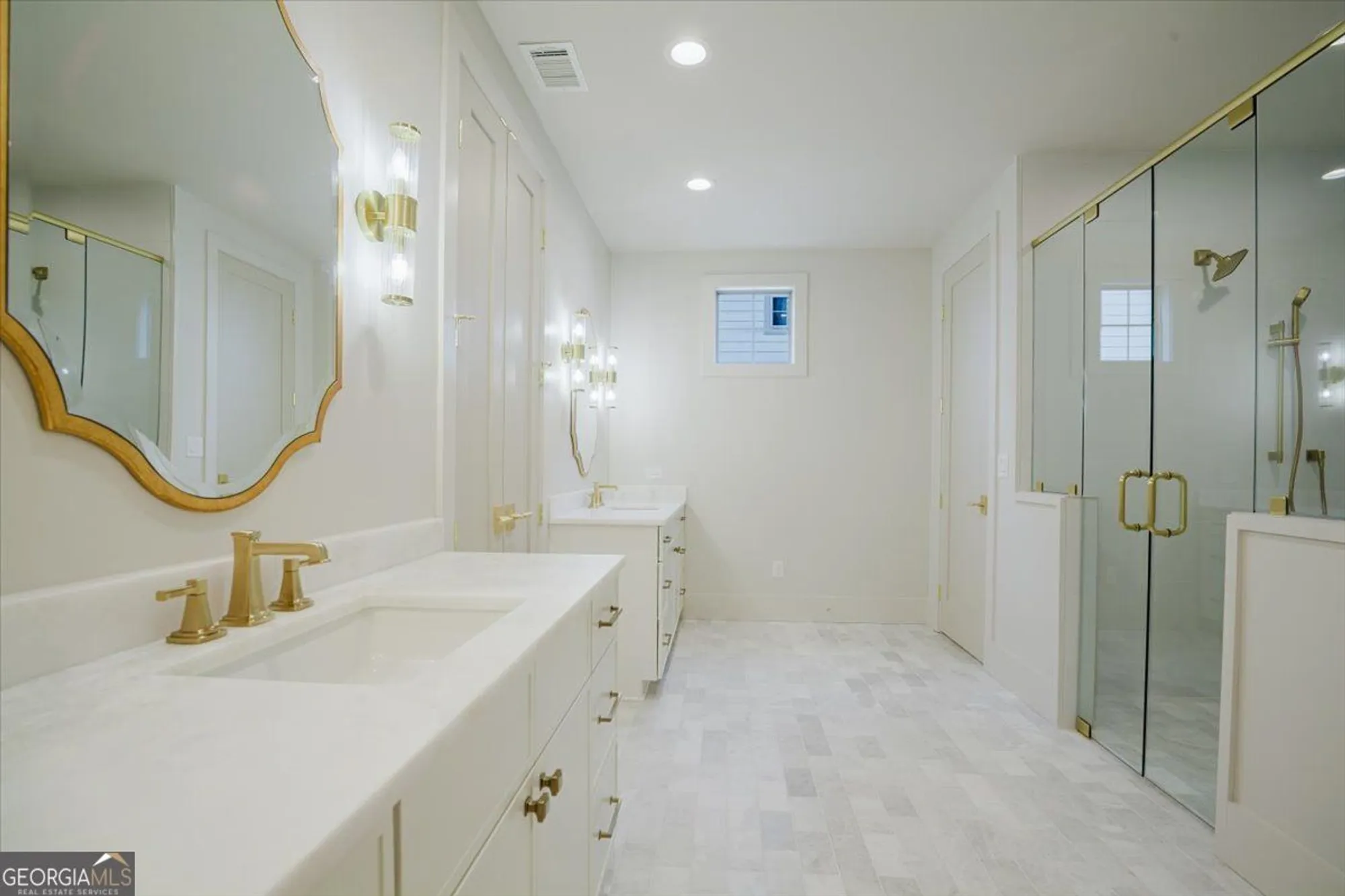 Property Slideshow image 23 of 32 | 165 arbor garden cir, Newnan, GA, 30265