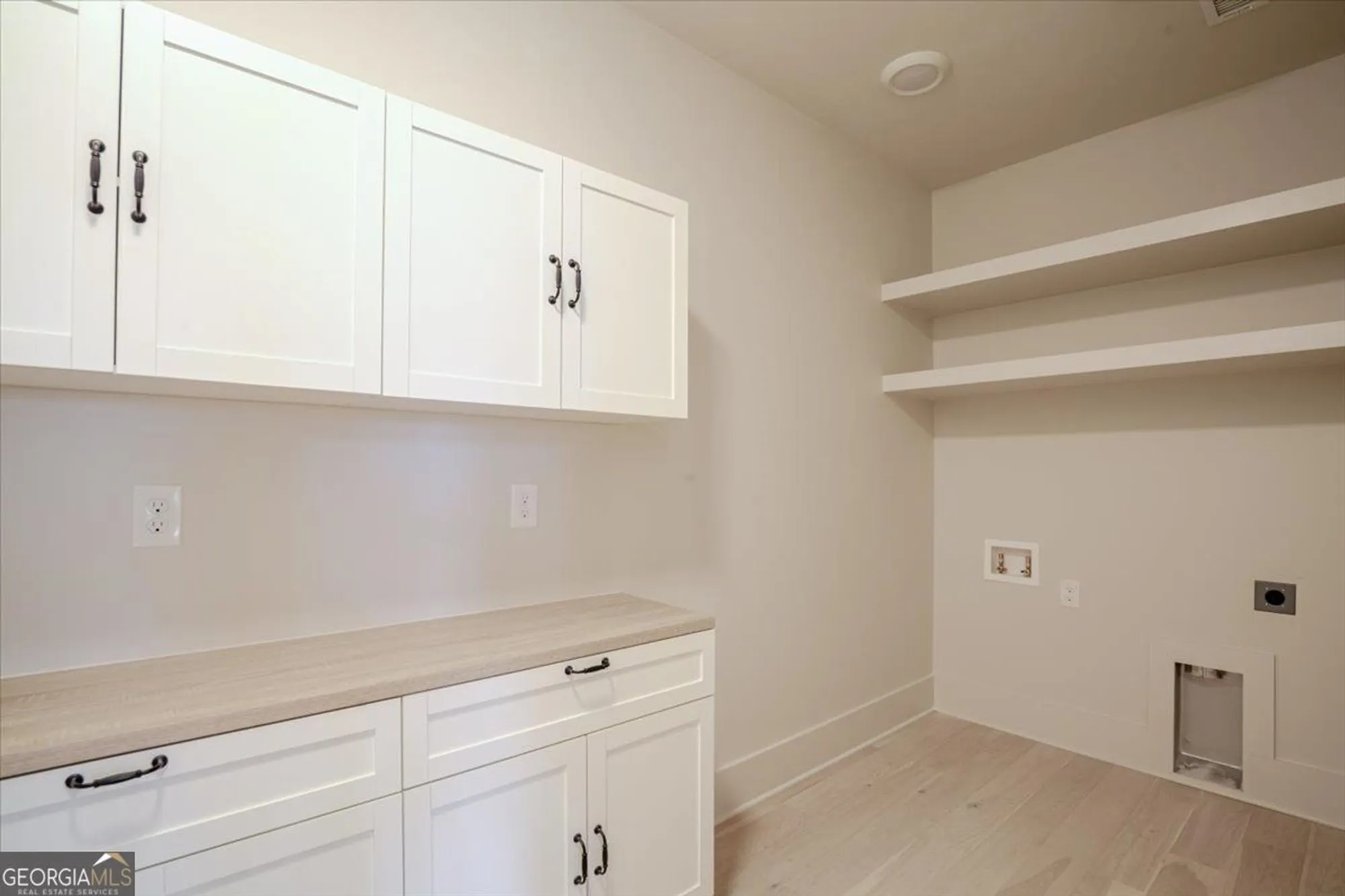 Property Slideshow image 17 of 32 | 165 arbor garden cir, Newnan, GA, 30265