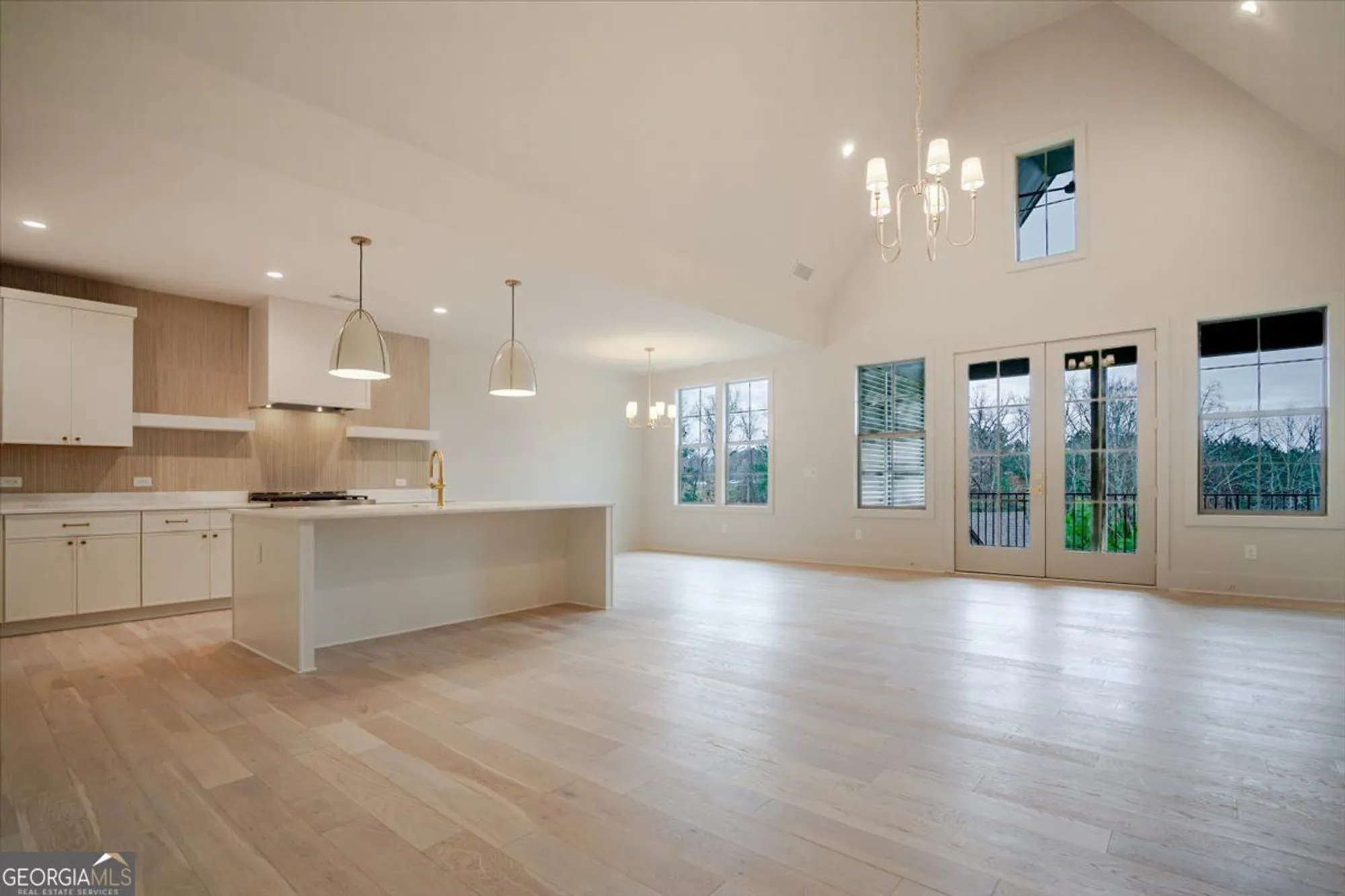 Property Slideshow image 7 of 32 | 165 arbor garden cir, Newnan, GA, 30265