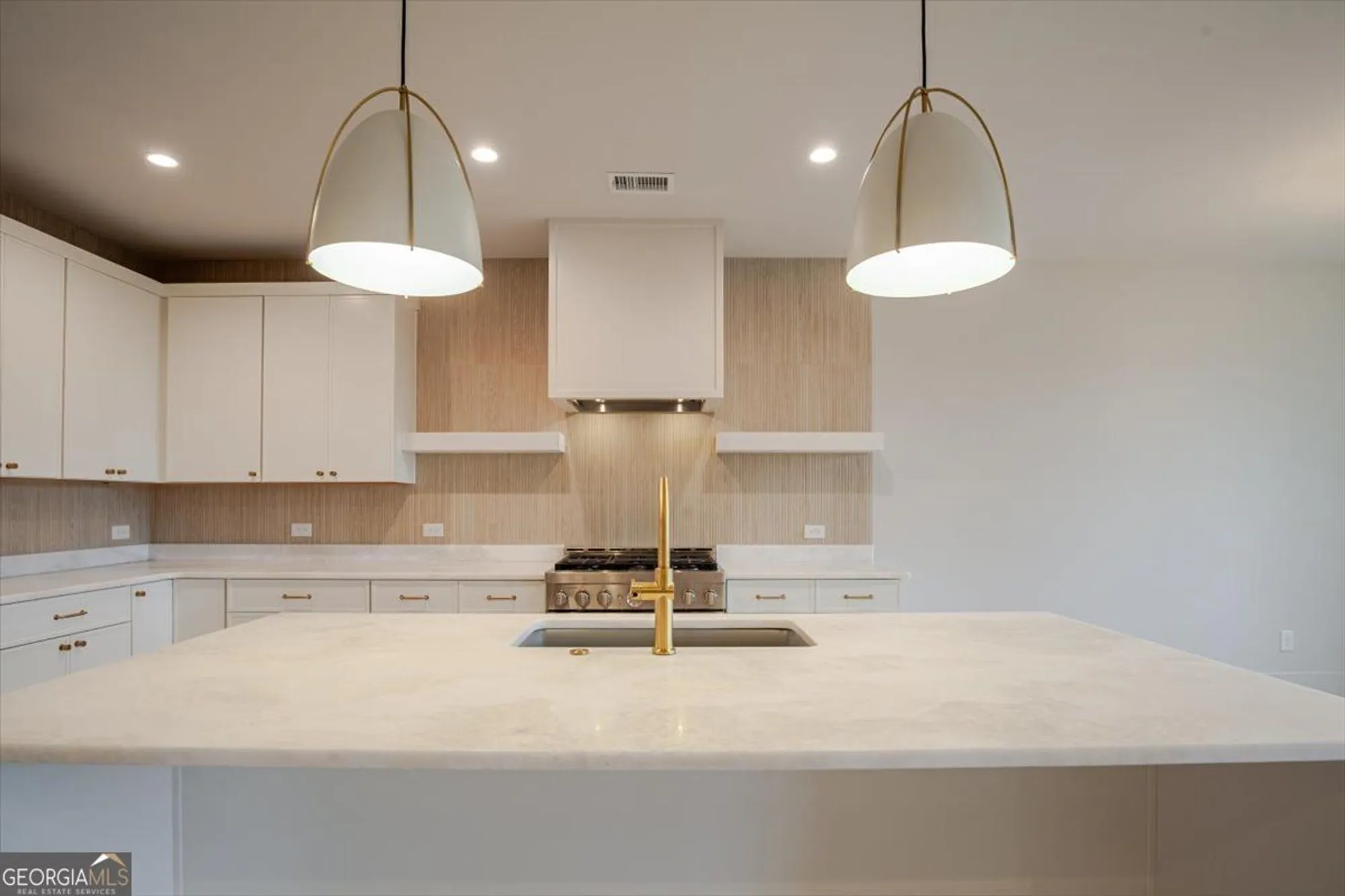 Property Slideshow image 9 of 32 | 165 arbor garden cir, Newnan, GA, 30265