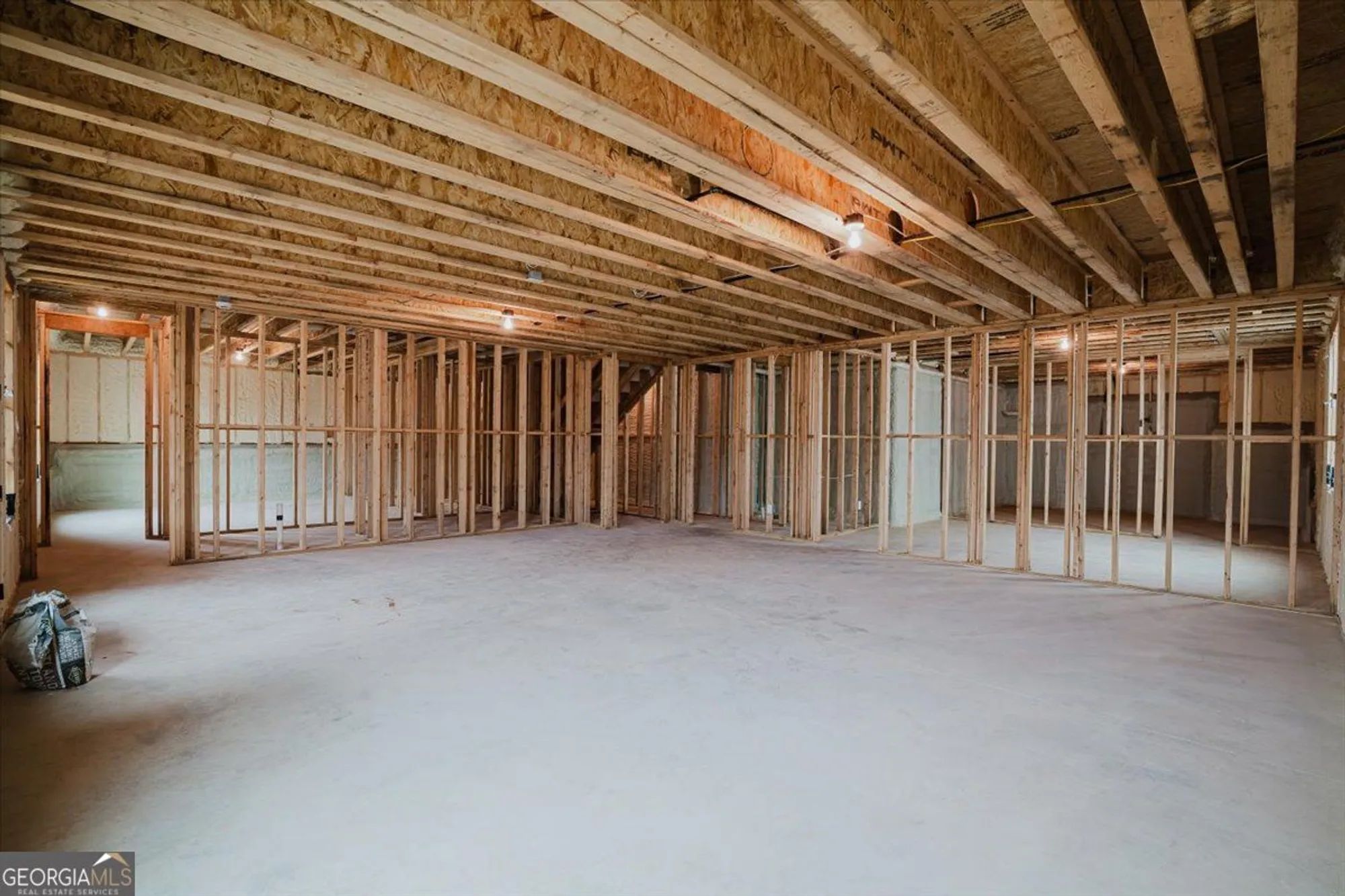 Property Slideshow image 30 of 32 | 165 arbor garden cir, Newnan, GA, 30265