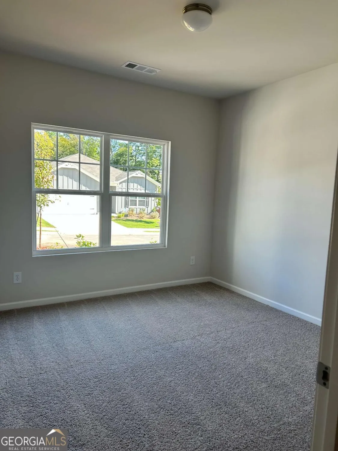 Property Slideshow image 6 of 13 | 217 hydrangea ct # 30, Dallas, GA, 30132