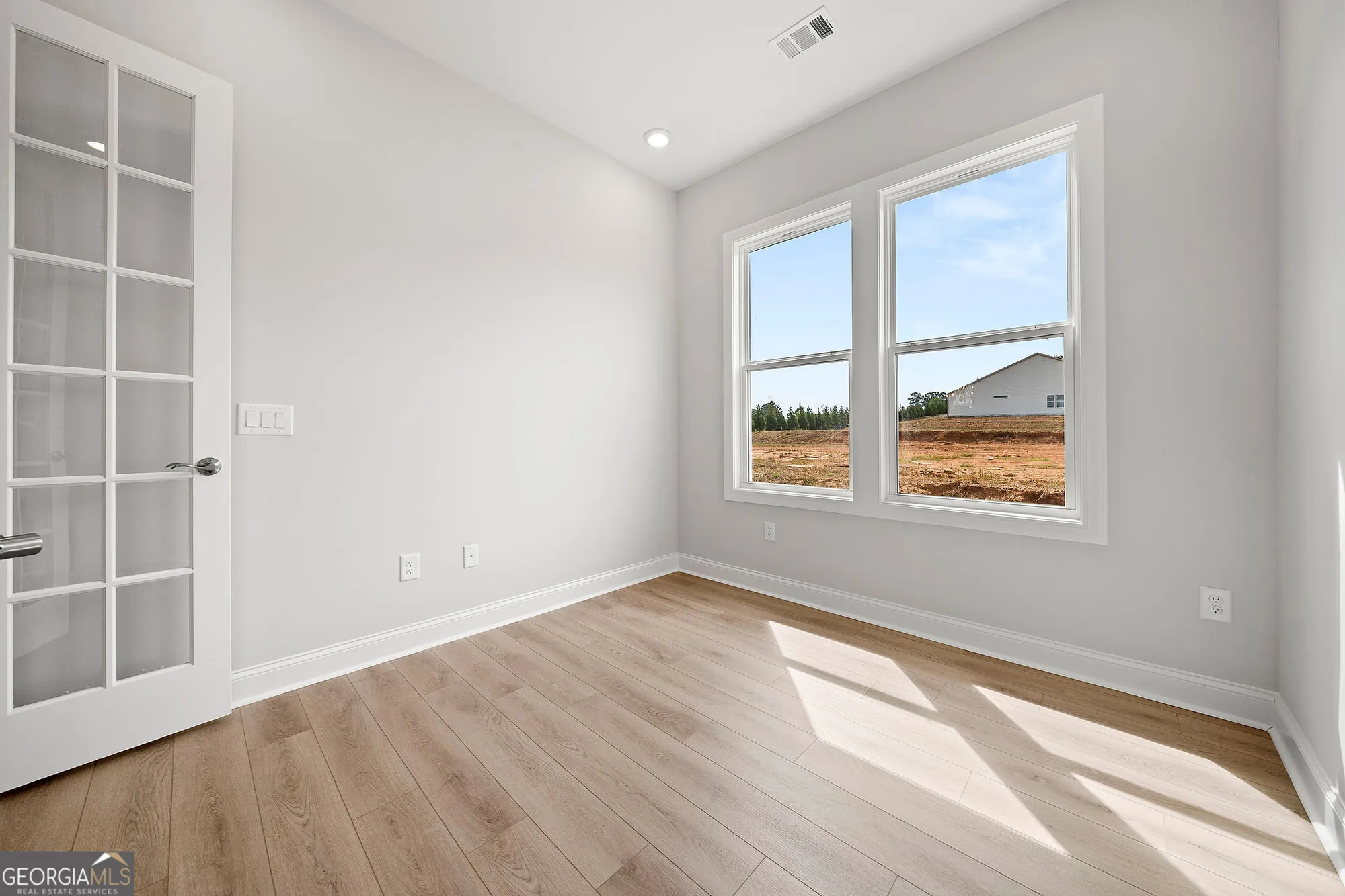 Property Slideshow image 22 of 32 | 158 catalina ct, Newnan, GA, 30263