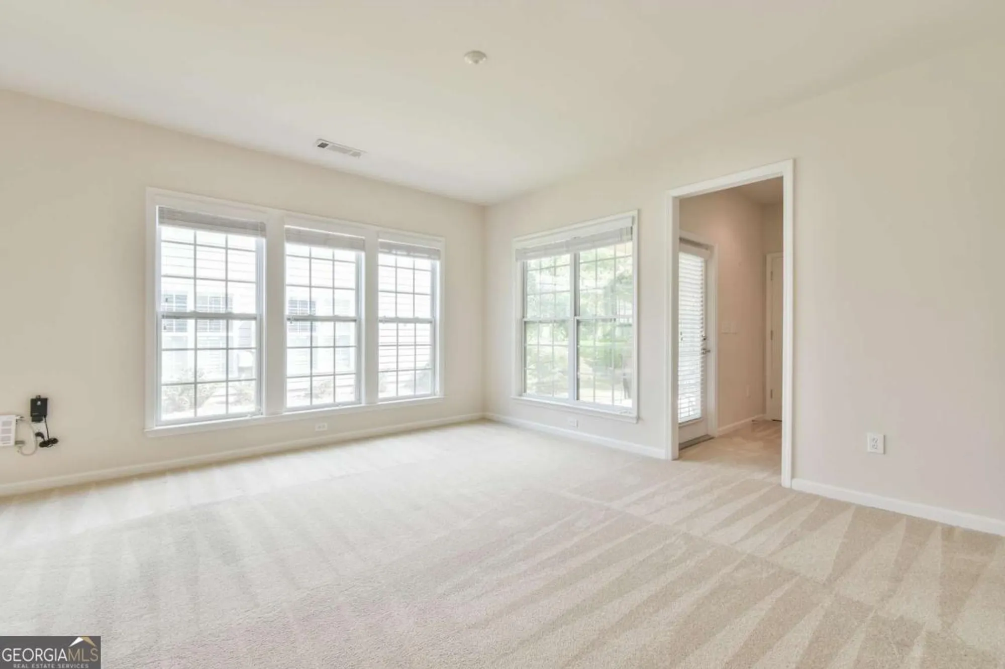 Property Slideshow image 14 of 38 | 6184 longleaf dr, Hoschton, GA, 30548