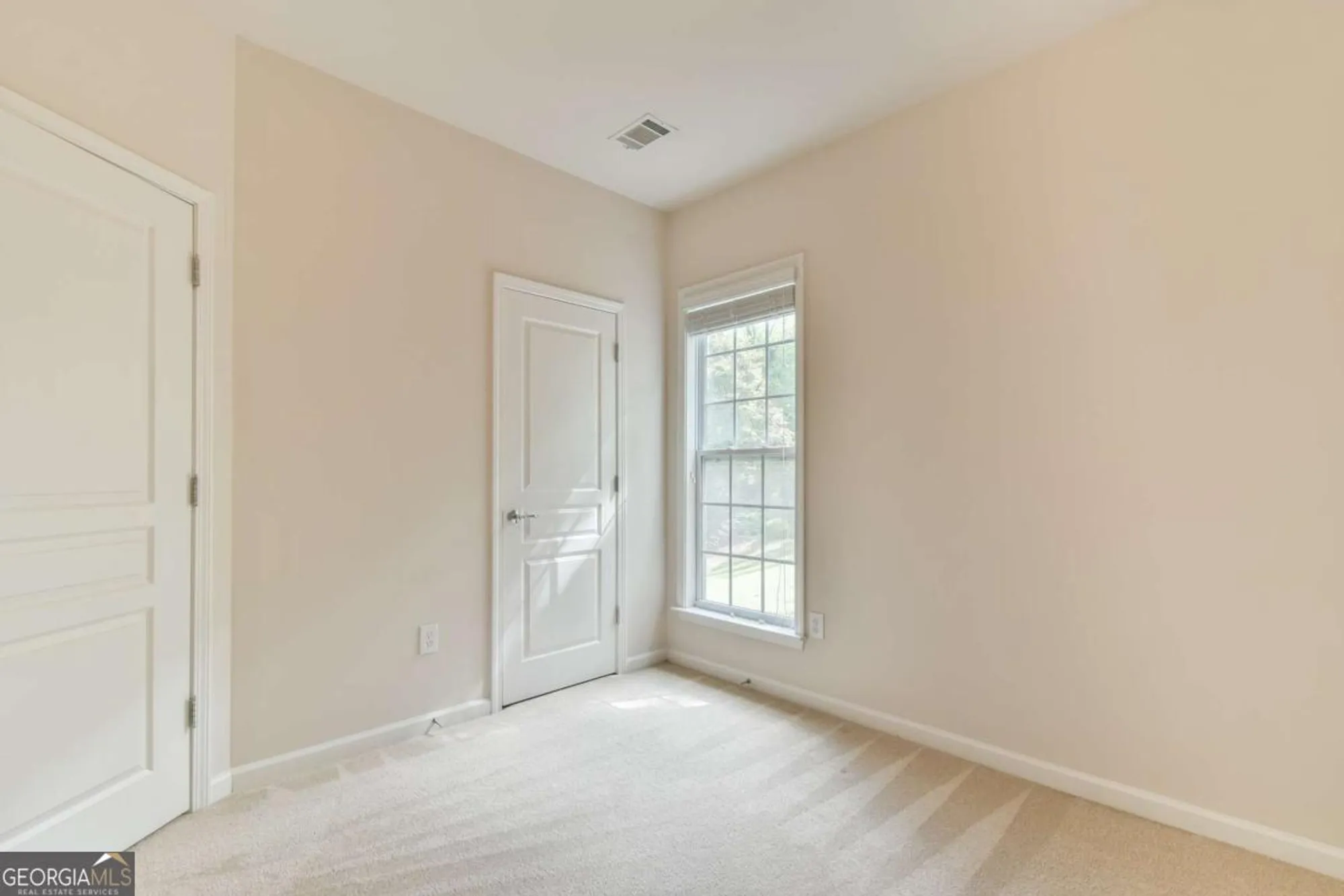 Property Slideshow image 18 of 38 | 6184 longleaf dr, Hoschton, GA, 30548