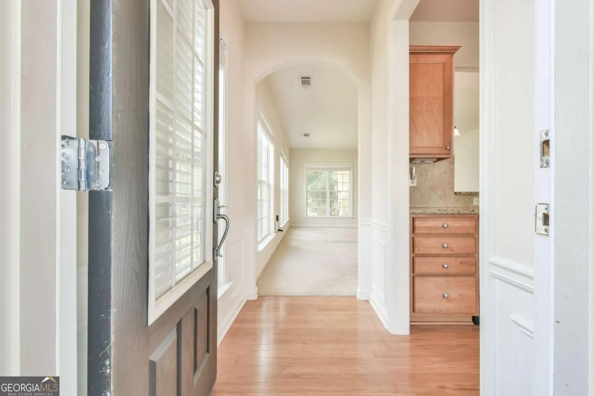 Property Slideshow image 4 of 38 | 6184 longleaf dr, Hoschton, GA, 30548