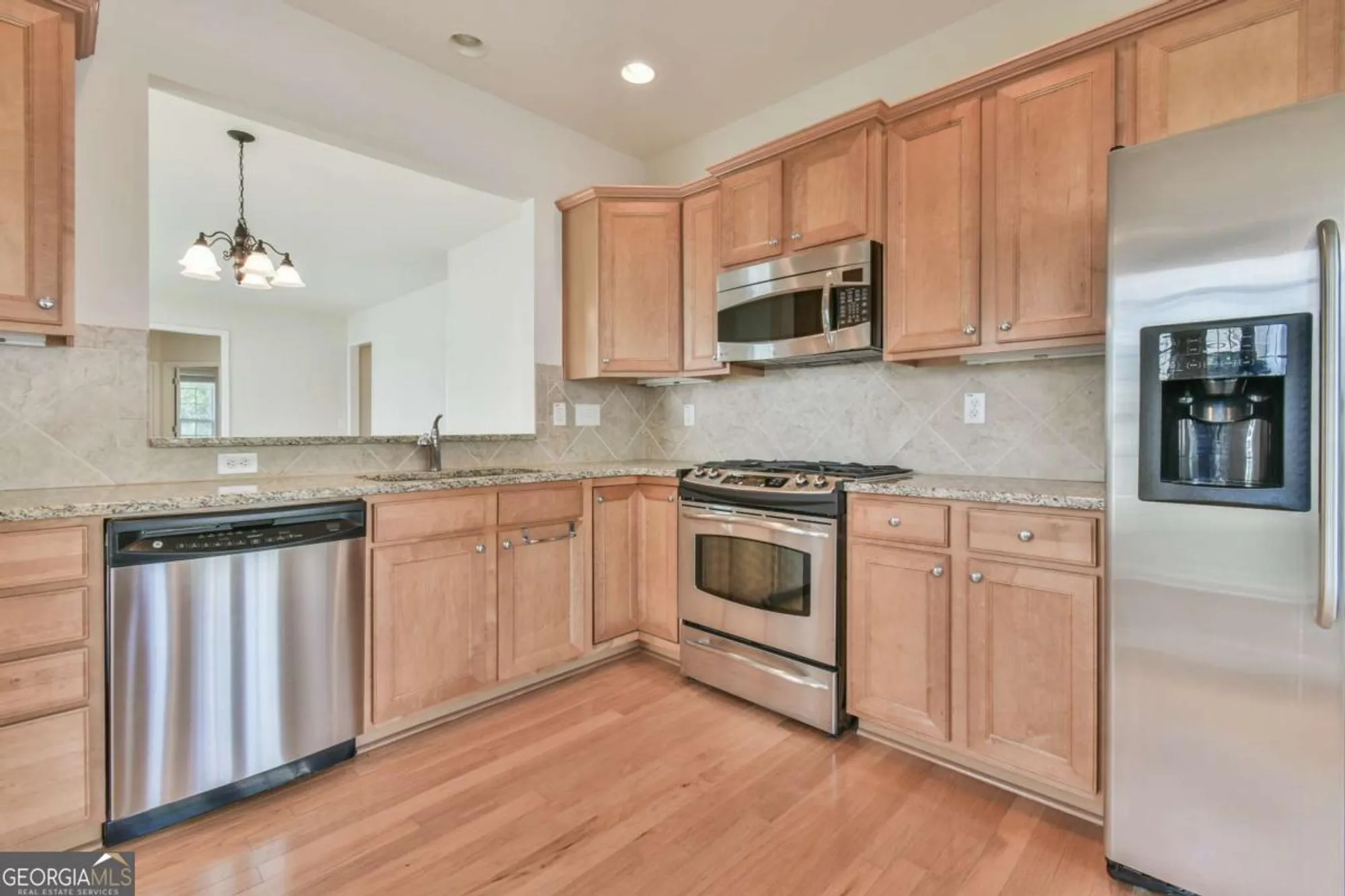 Property Slideshow image 8 of 38 | 6184 longleaf dr, Hoschton, GA, 30548