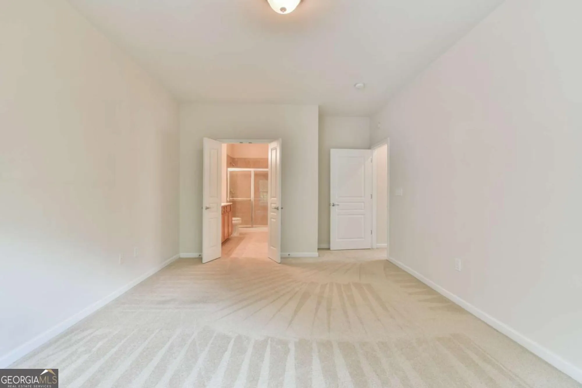 Property Slideshow image 21 of 38 | 6184 longleaf dr, Hoschton, GA, 30548