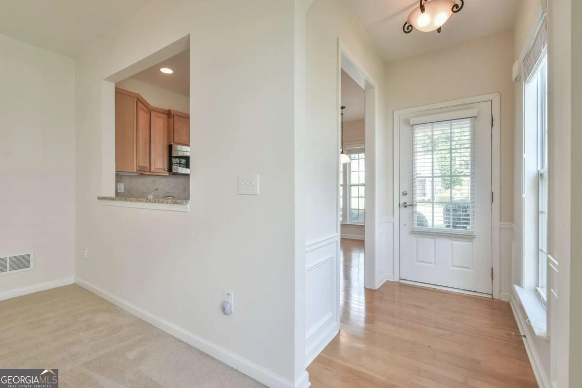 Property Slideshow image 5 of 38 | 6184 longleaf dr, Hoschton, GA, 30548