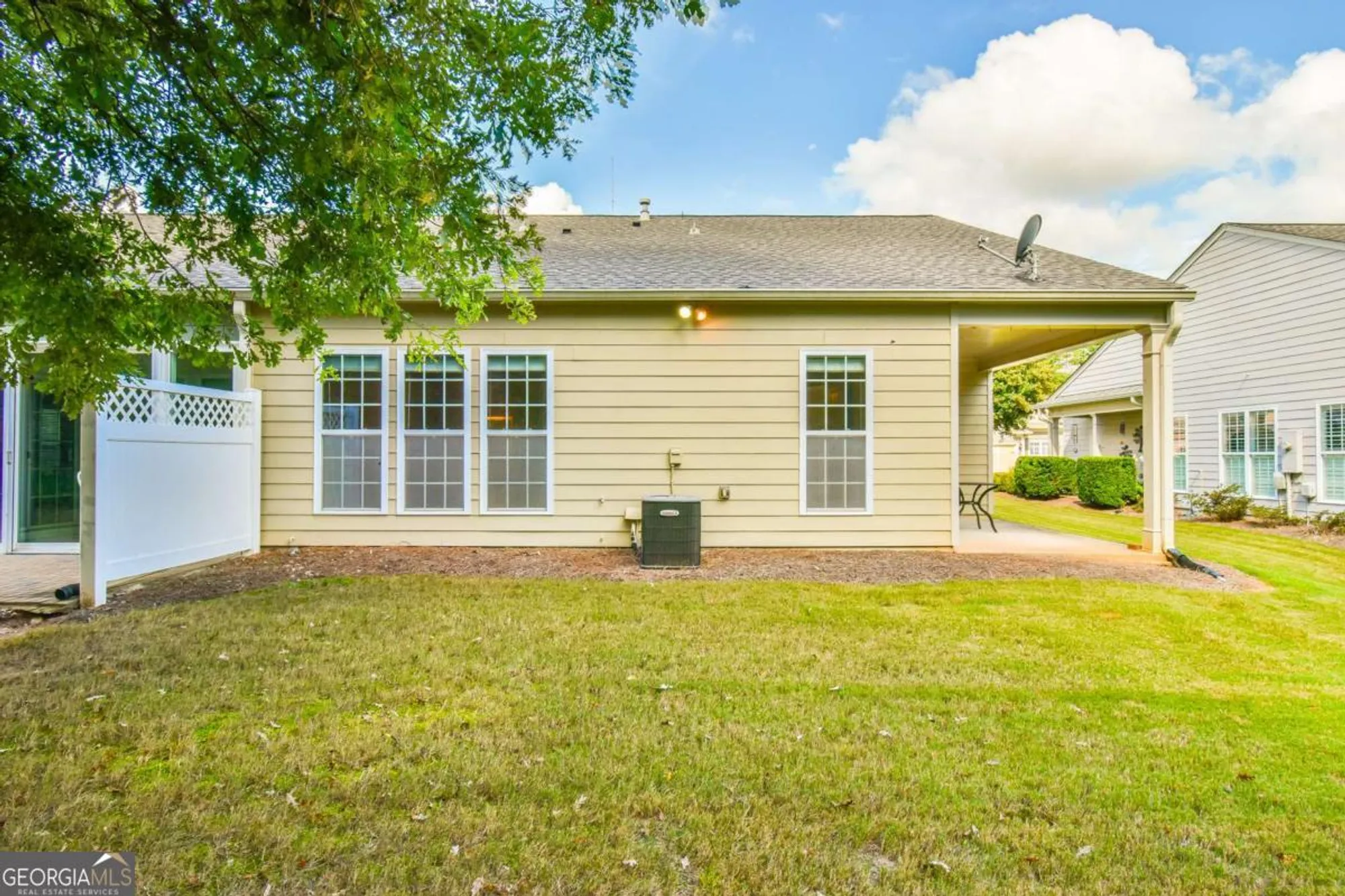 Property Slideshow image 30 of 38 | 6184 longleaf dr, Hoschton, GA, 30548