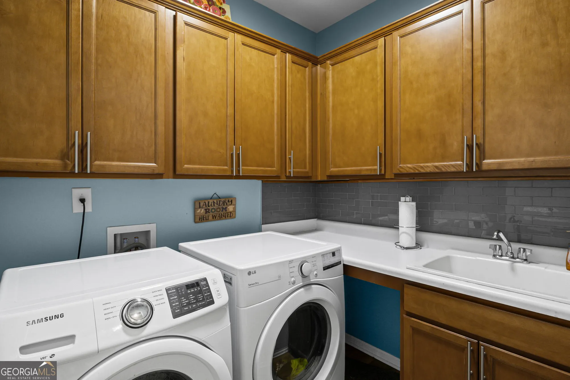 Property Slideshow image 19 of 34 | 733 firefly ct na, Griffin, GA, 30223