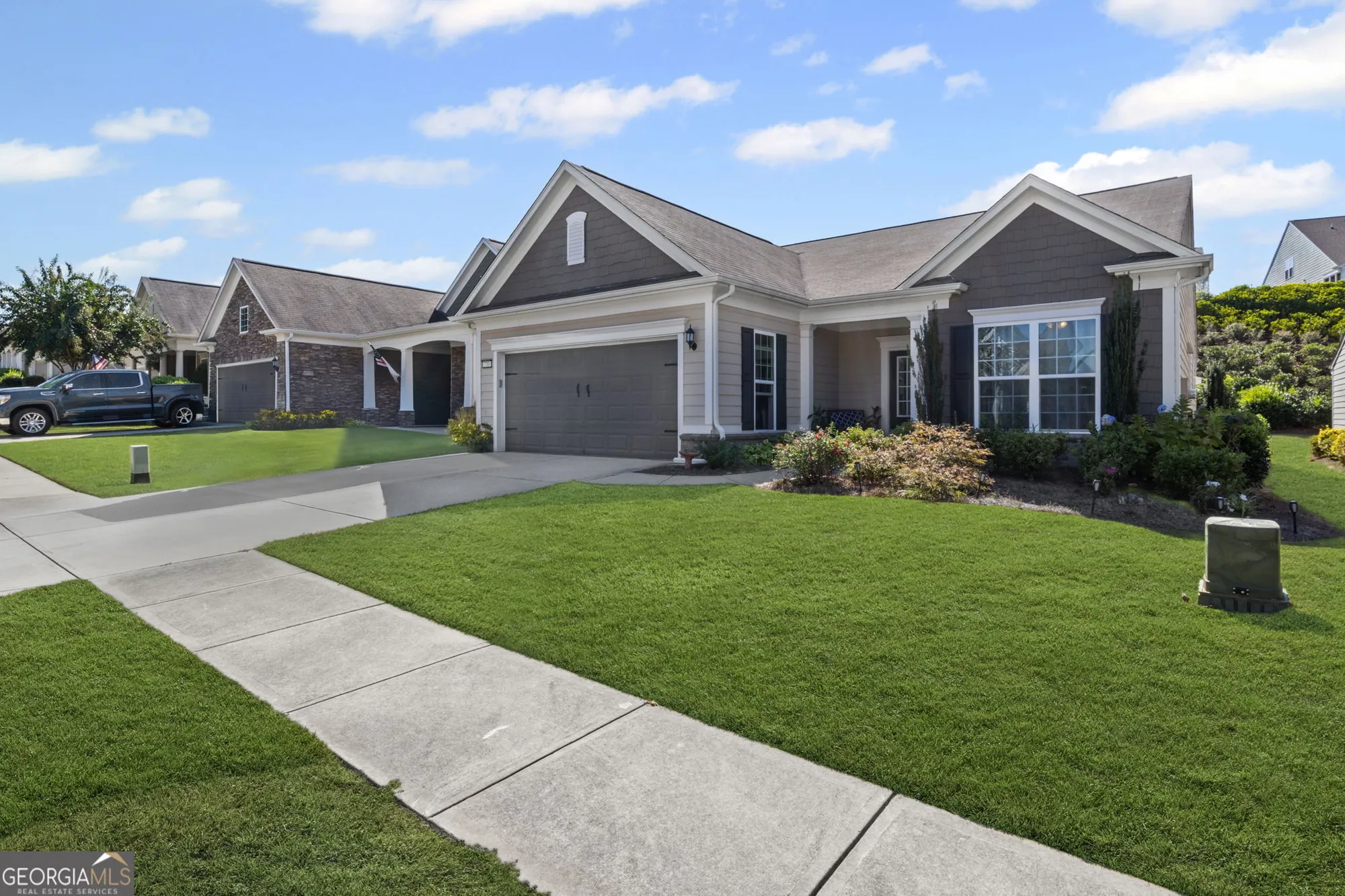 Property Slideshow image 2 of 34 | 733 firefly ct na, Griffin, GA, 30223