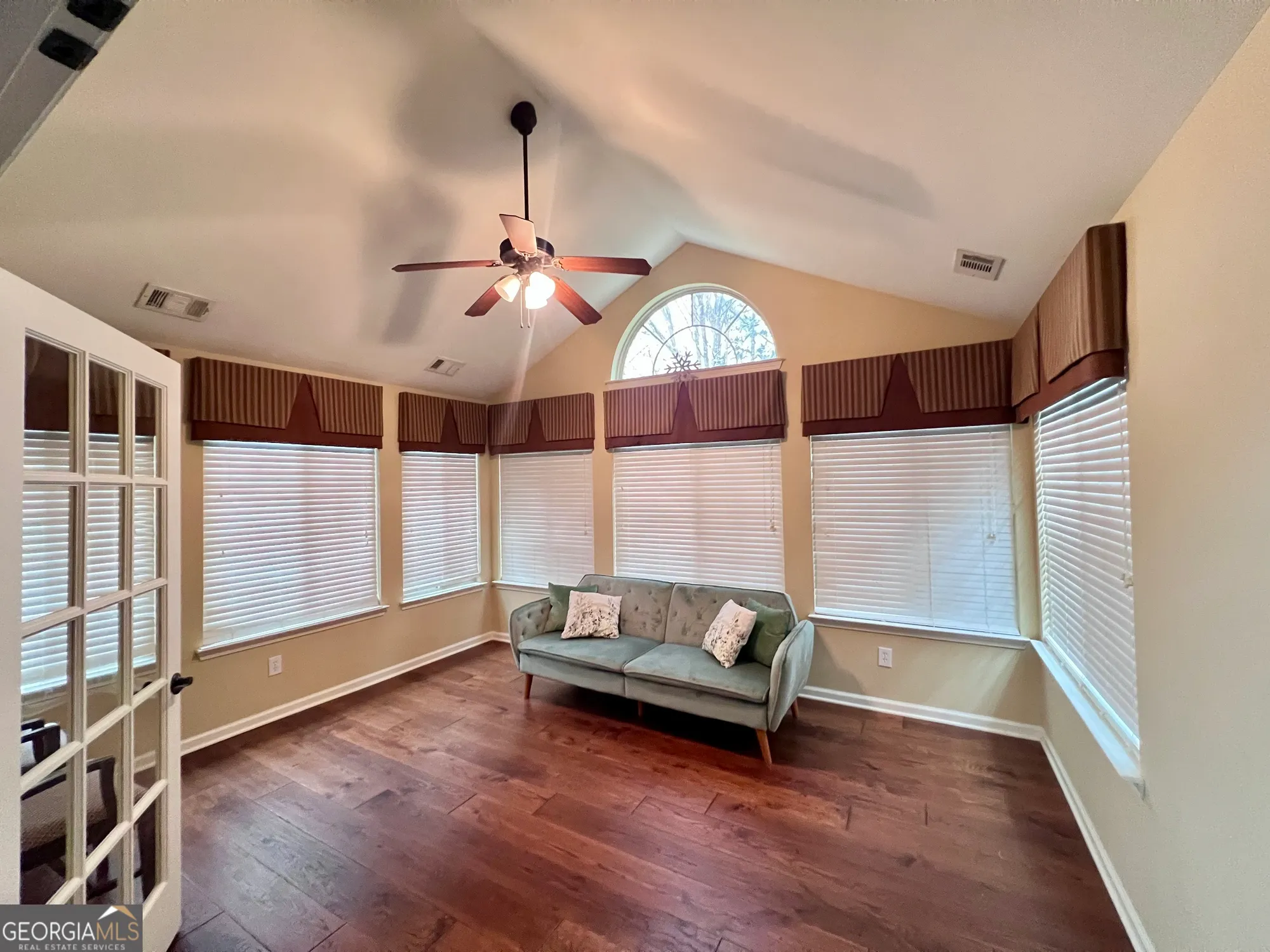 Property Slideshow image 14 of 37 | 405 kenley ct, Mcdonough, GA, 30253