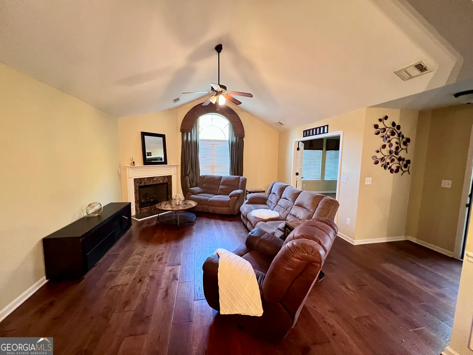 Property Slideshow image 10 of 37 | 405 kenley ct, Mcdonough, GA, 30253