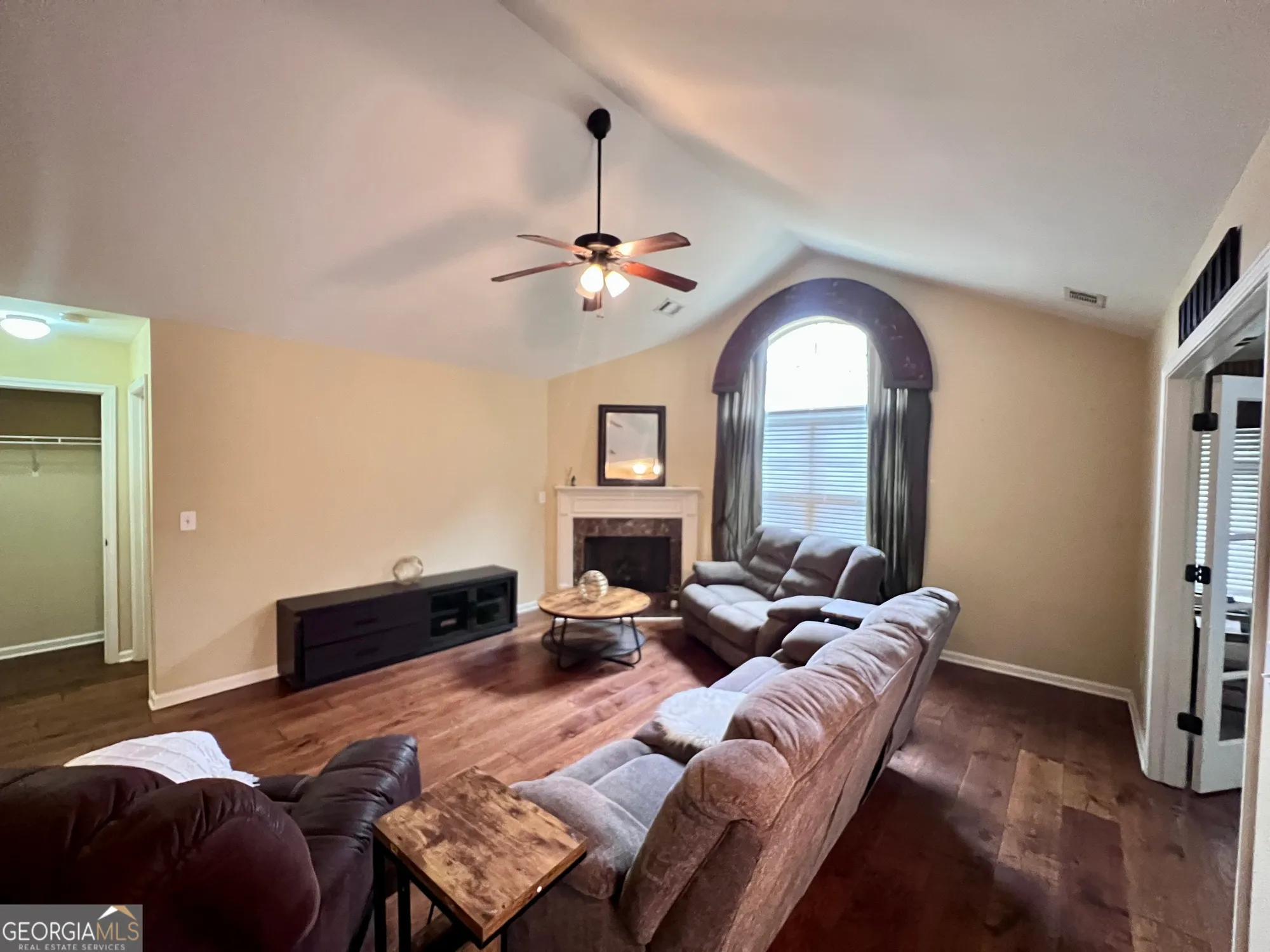 Property Slideshow image 11 of 37 | 405 kenley ct, Mcdonough, GA, 30253