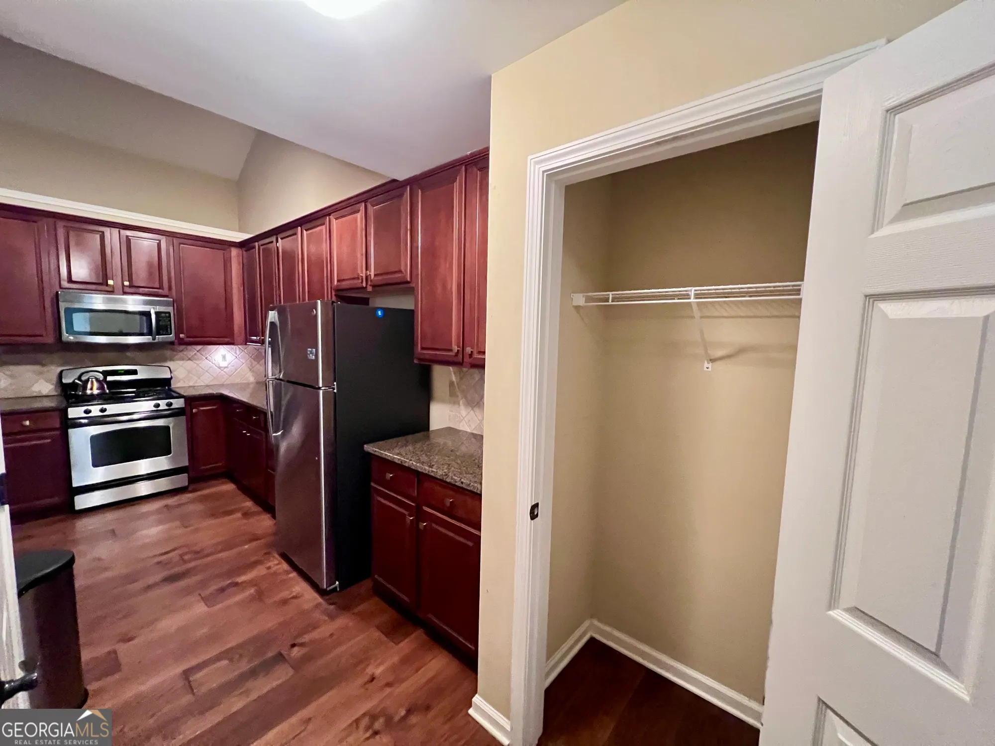 Property Slideshow image 31 of 37 | 405 kenley ct, Mcdonough, GA, 30253