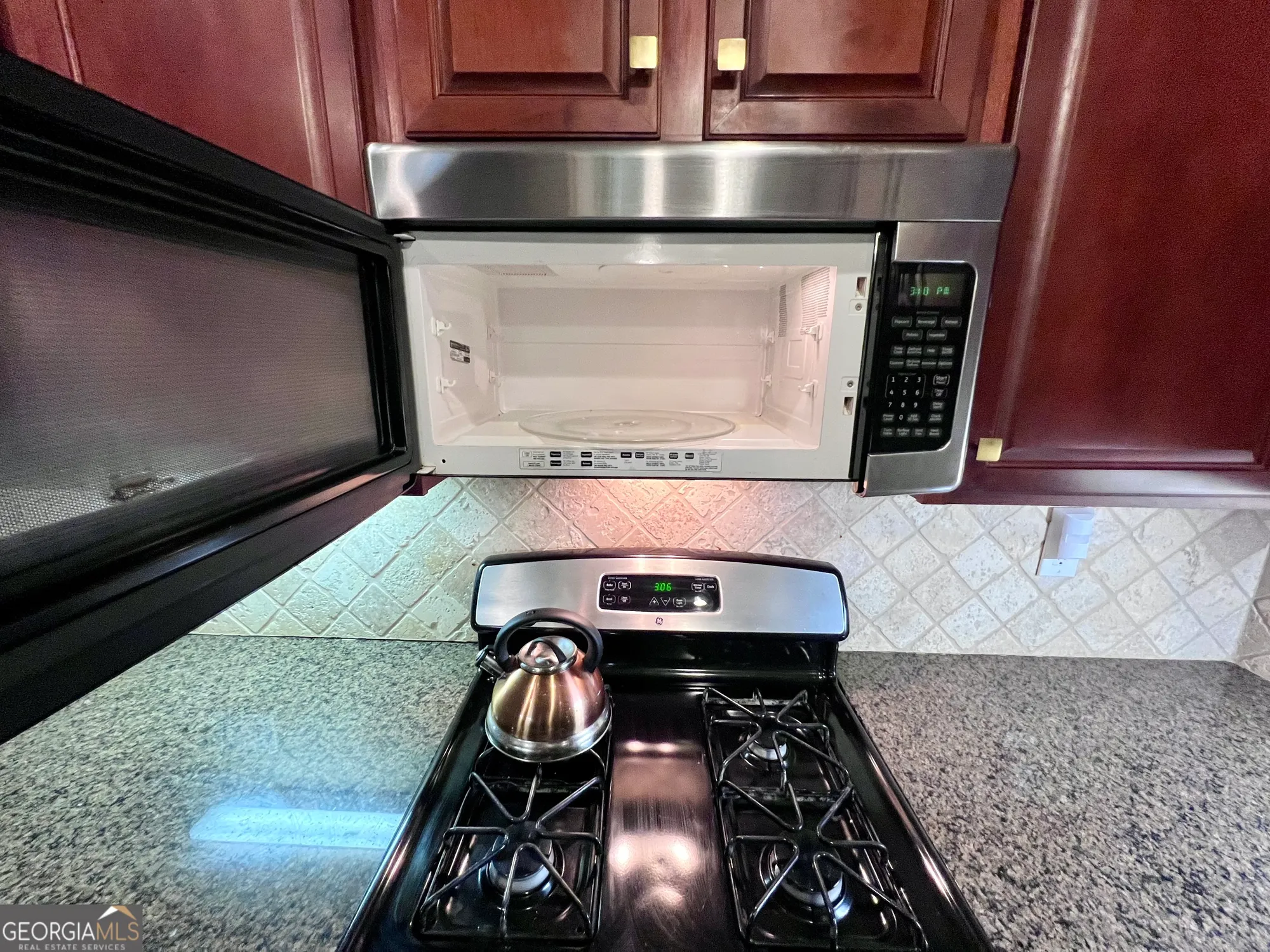 Property Slideshow image 27 of 37 | 405 kenley ct, Mcdonough, GA, 30253