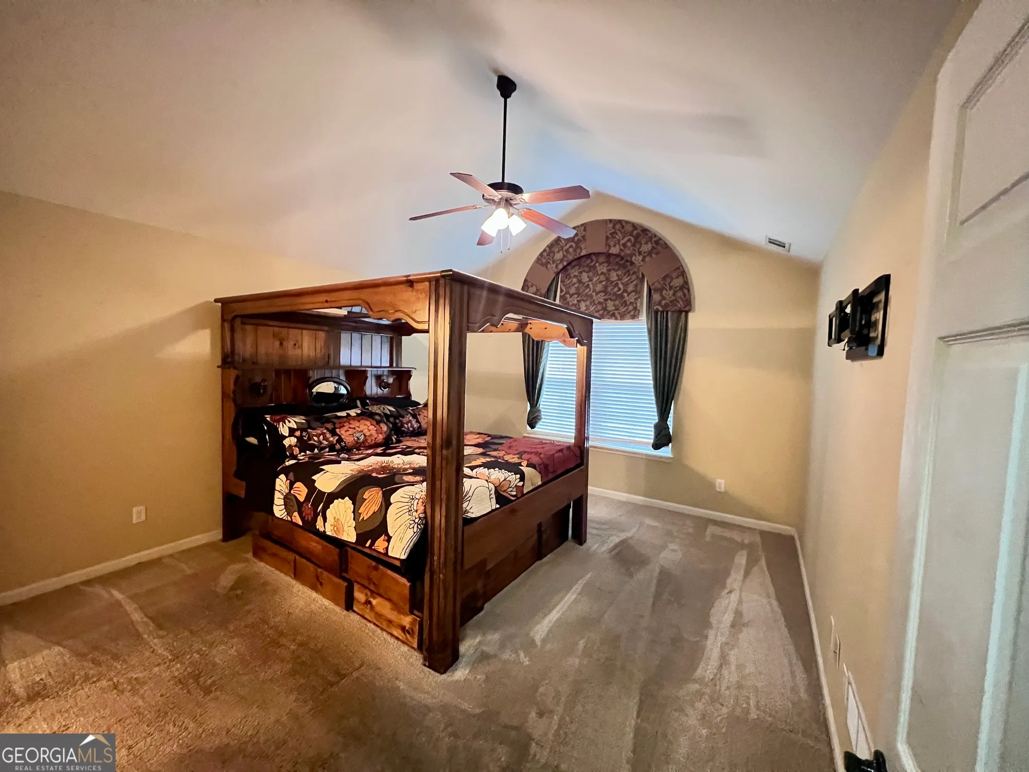 Property Slideshow image 16 of 37 | 405 kenley ct, Mcdonough, GA, 30253