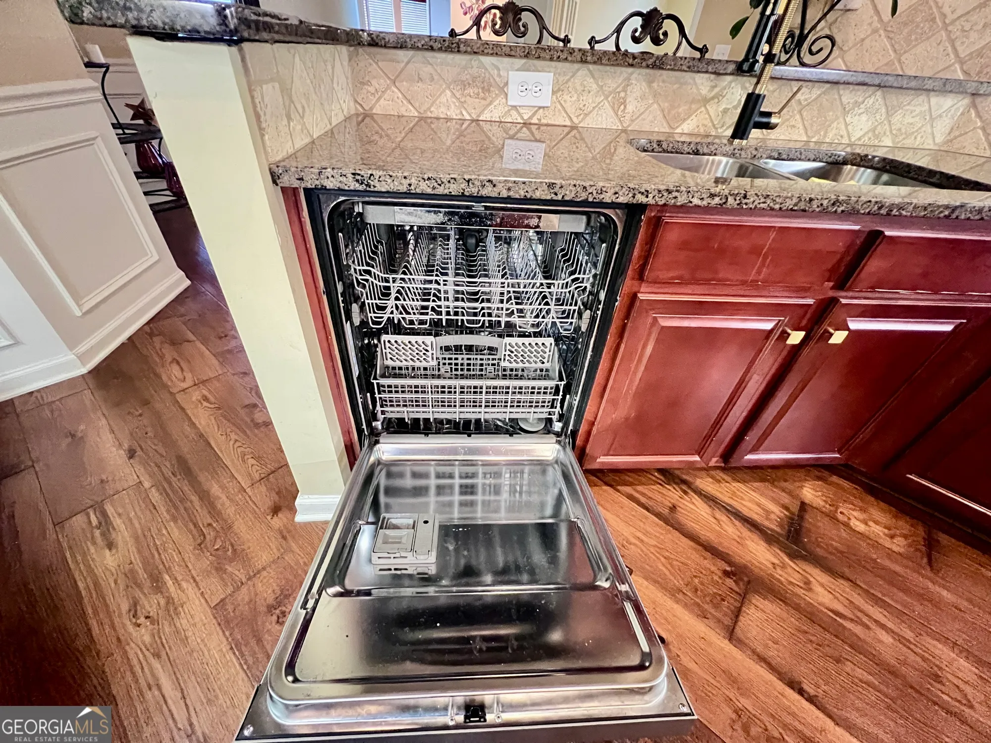 Property Slideshow image 30 of 37 | 405 kenley ct, Mcdonough, GA, 30253