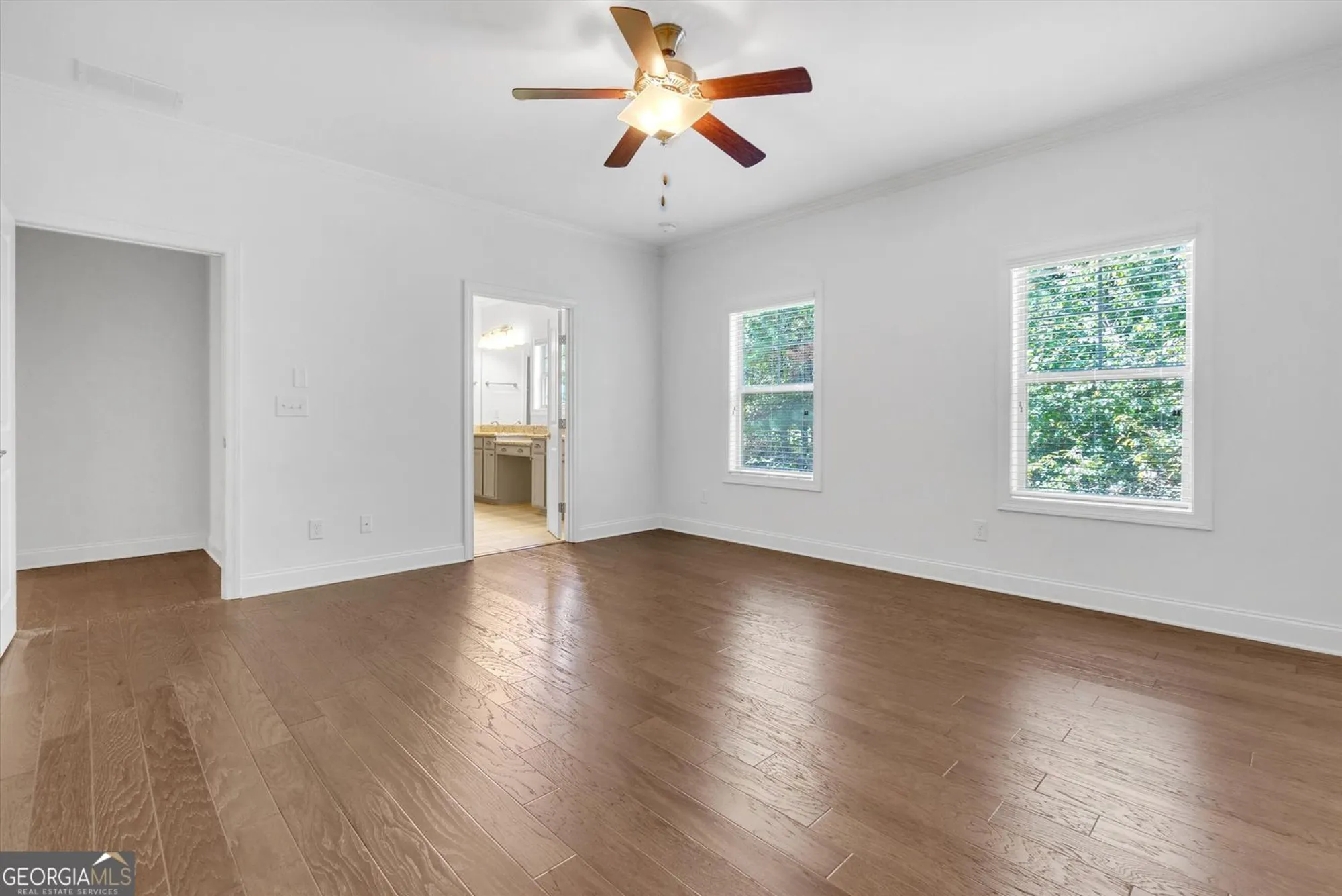 Property Slideshow image 14 of 37 | 217 sweetbriar club dr, Woodstock, GA, 30188