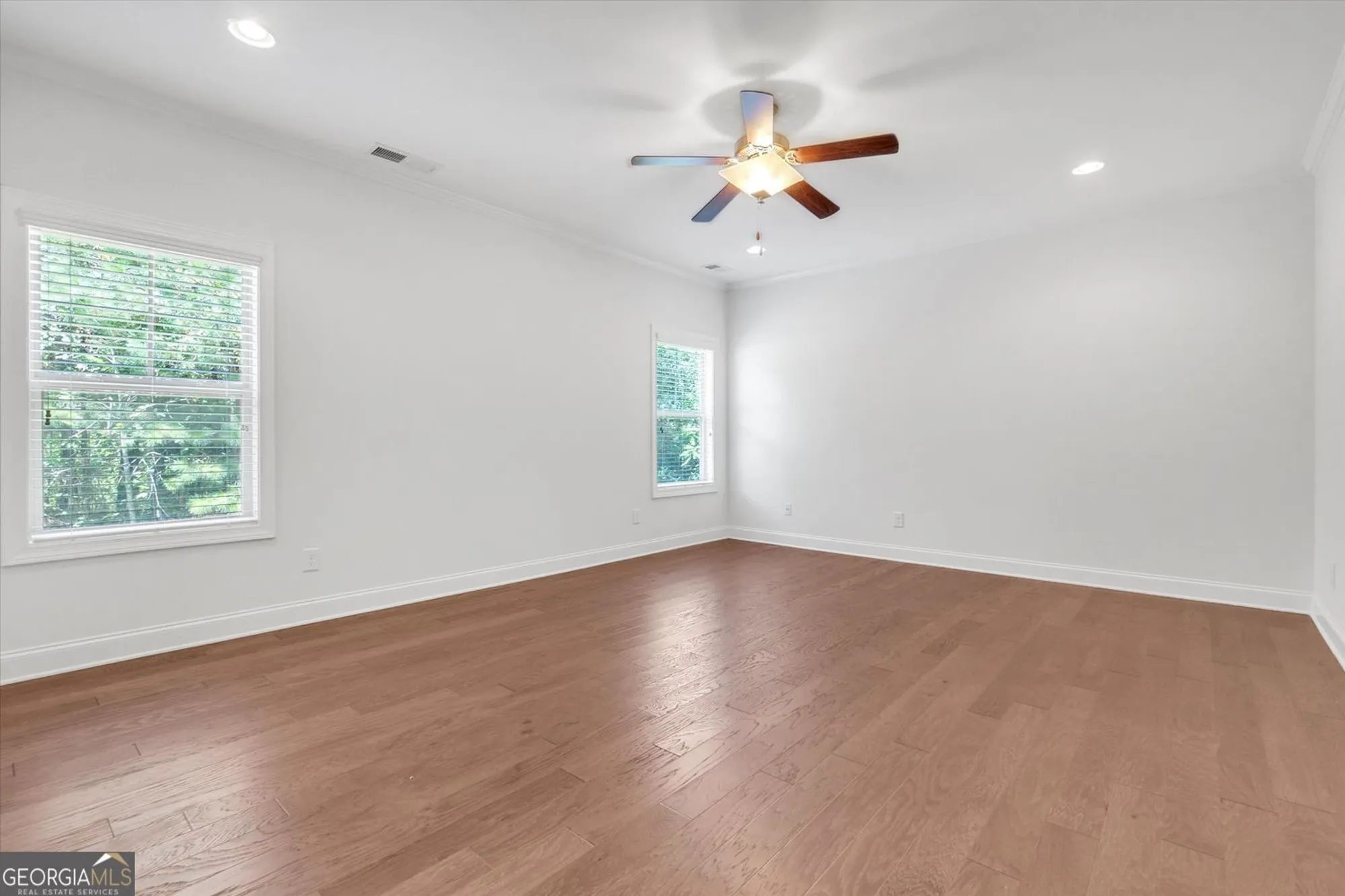 Property Slideshow image 18 of 37 | 217 sweetbriar club dr, Woodstock, GA, 30188