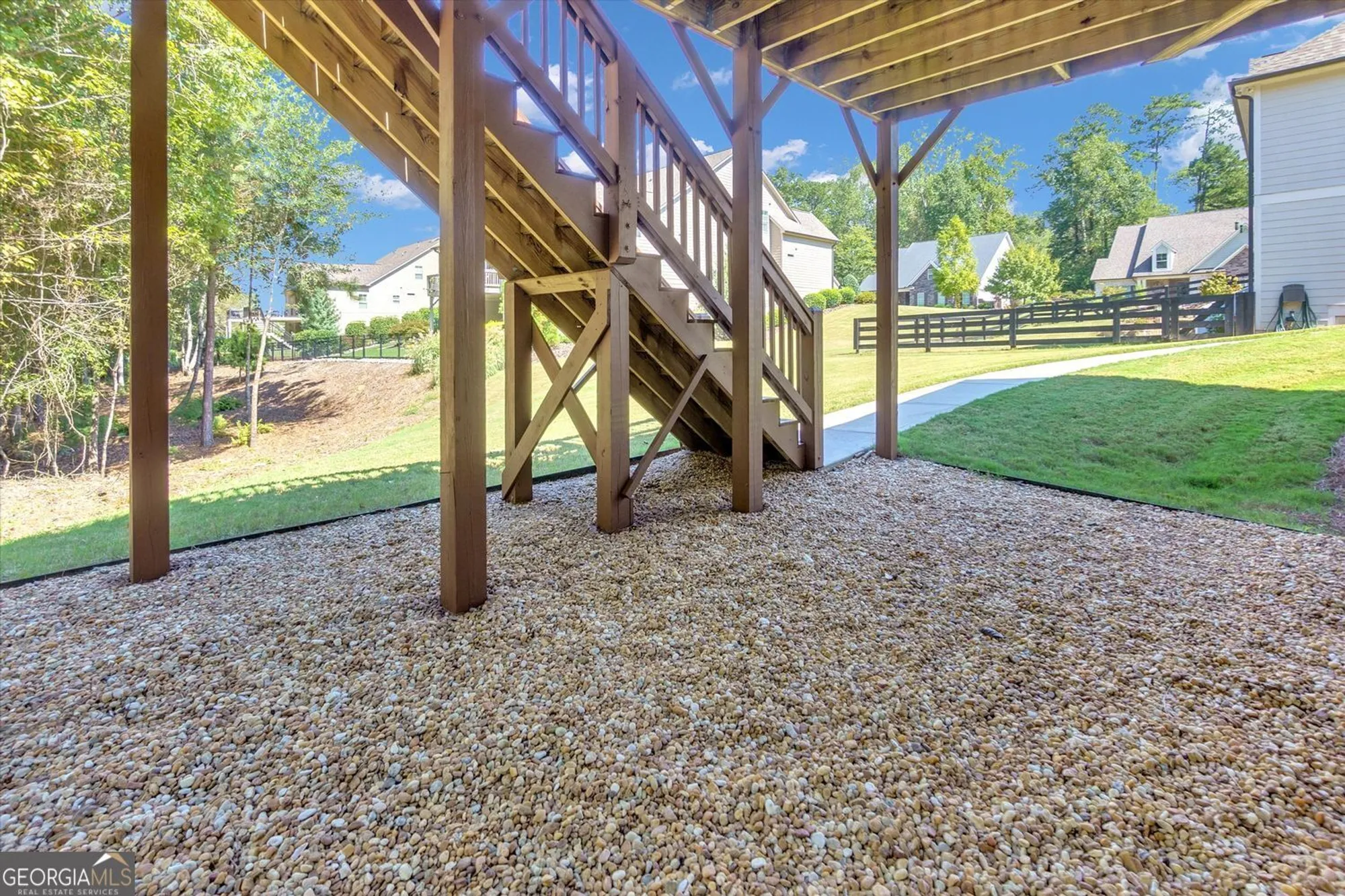 Property Slideshow image 31 of 37 | 217 sweetbriar club dr, Woodstock, GA, 30188