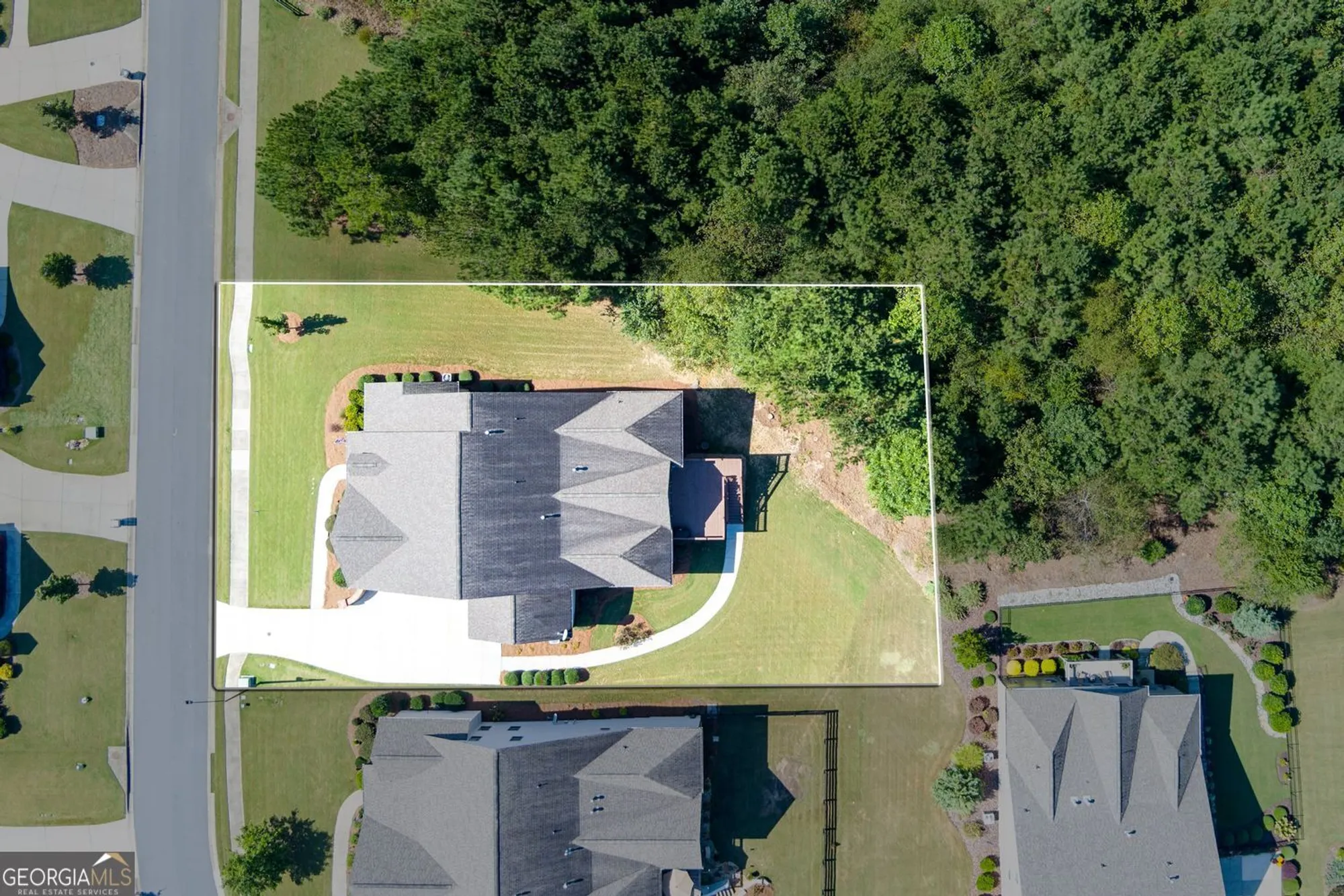 Property Slideshow image 35 of 37 | 217 sweetbriar club dr, Woodstock, GA, 30188