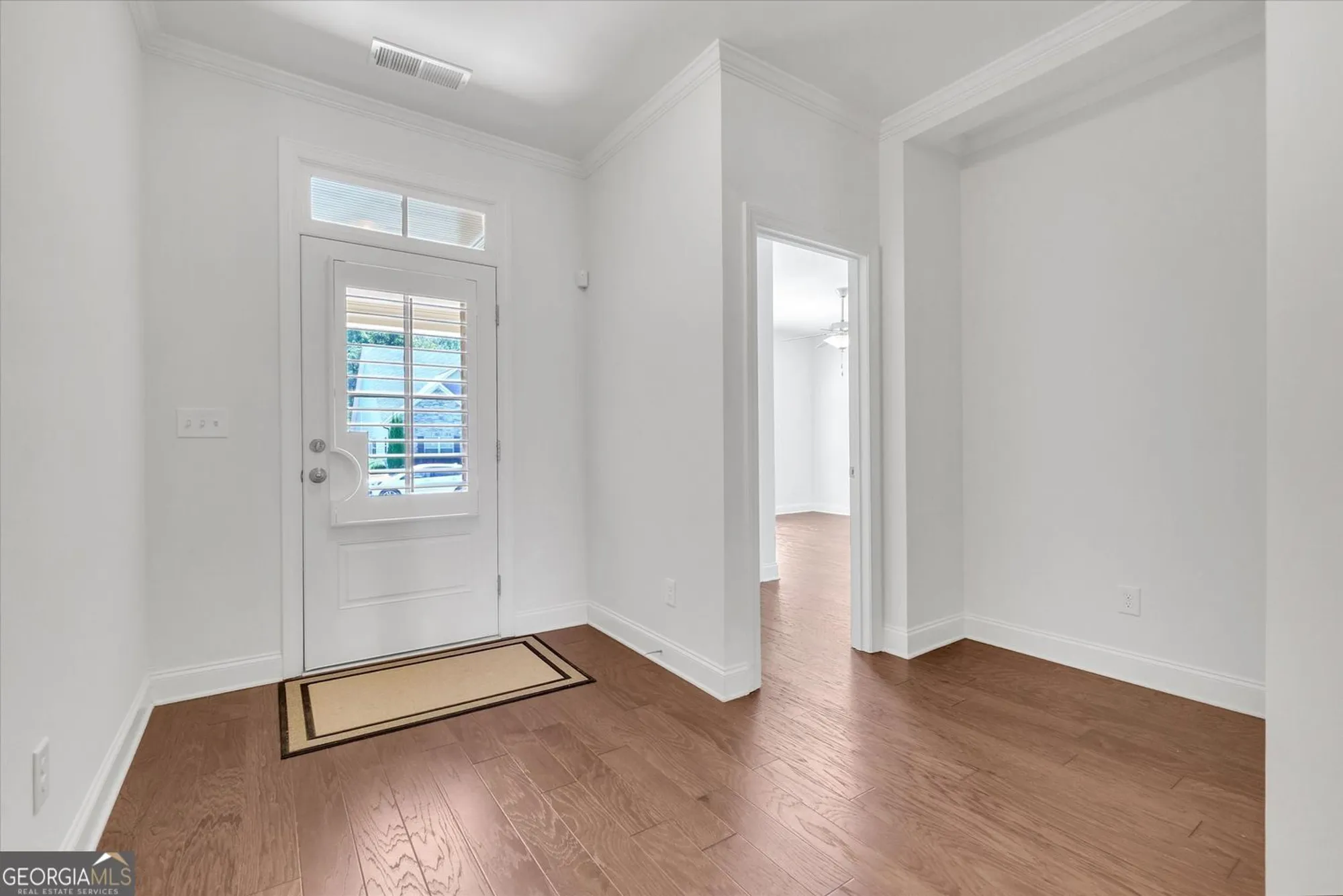 Property Slideshow image 4 of 37 | 217 sweetbriar club dr, Woodstock, GA, 30188