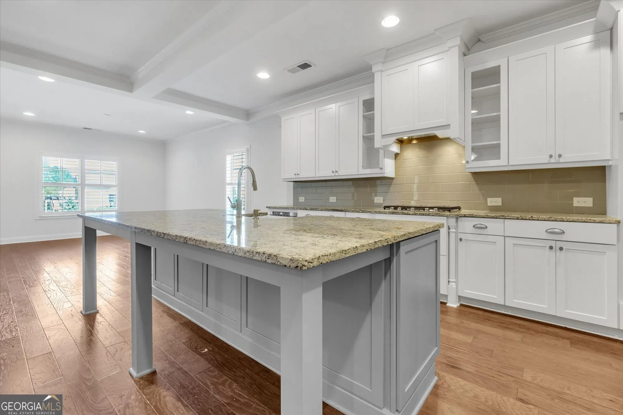 Property Slideshow image 8 of 37 | 217 sweetbriar club dr, Woodstock, GA, 30188