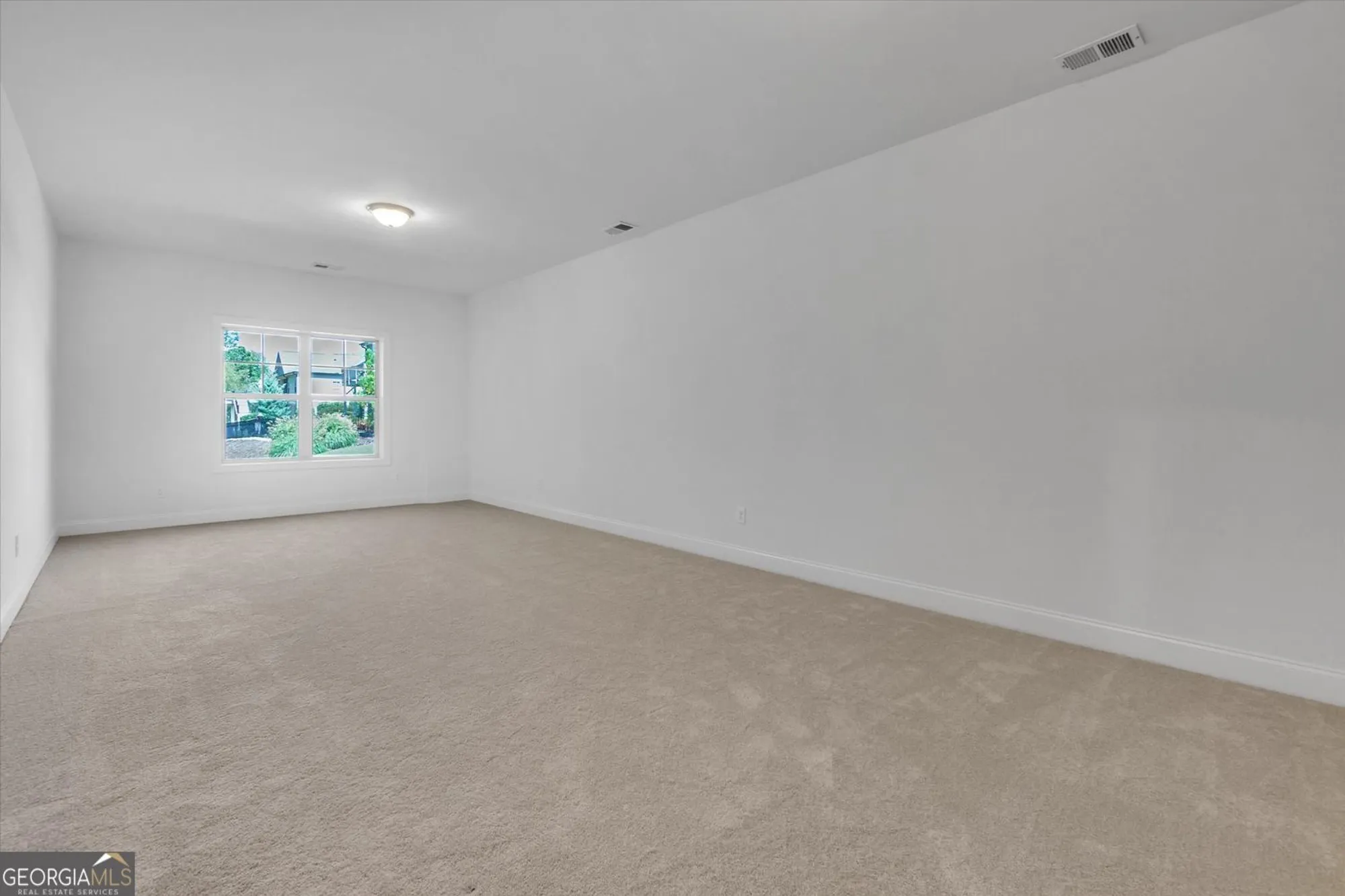 Property Slideshow image 25 of 37 | 217 sweetbriar club dr, Woodstock, GA, 30188