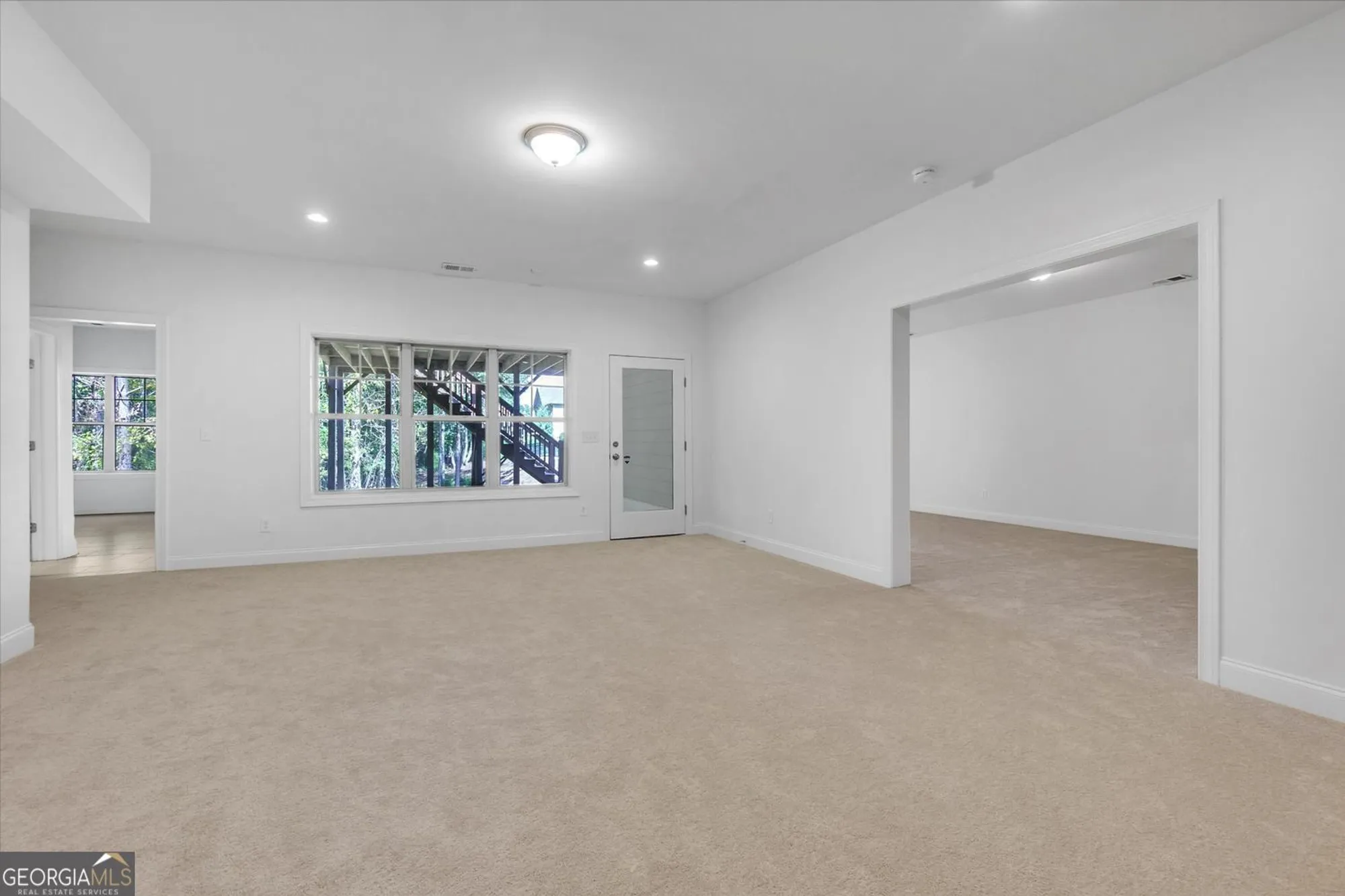 Property Slideshow image 23 of 37 | 217 sweetbriar club dr, Woodstock, GA, 30188