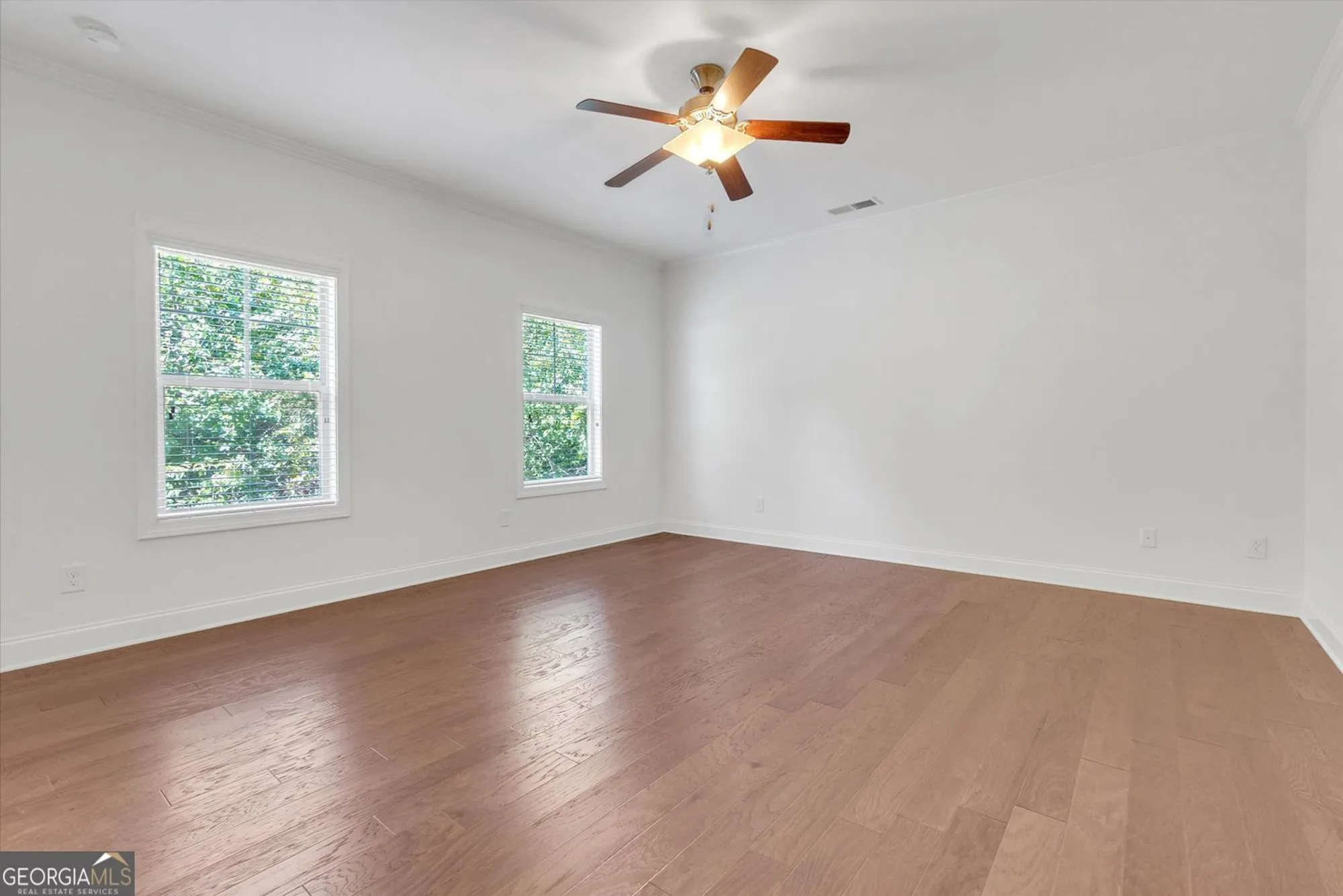 Property Slideshow image 13 of 37 | 217 sweetbriar club dr, Woodstock, GA, 30188