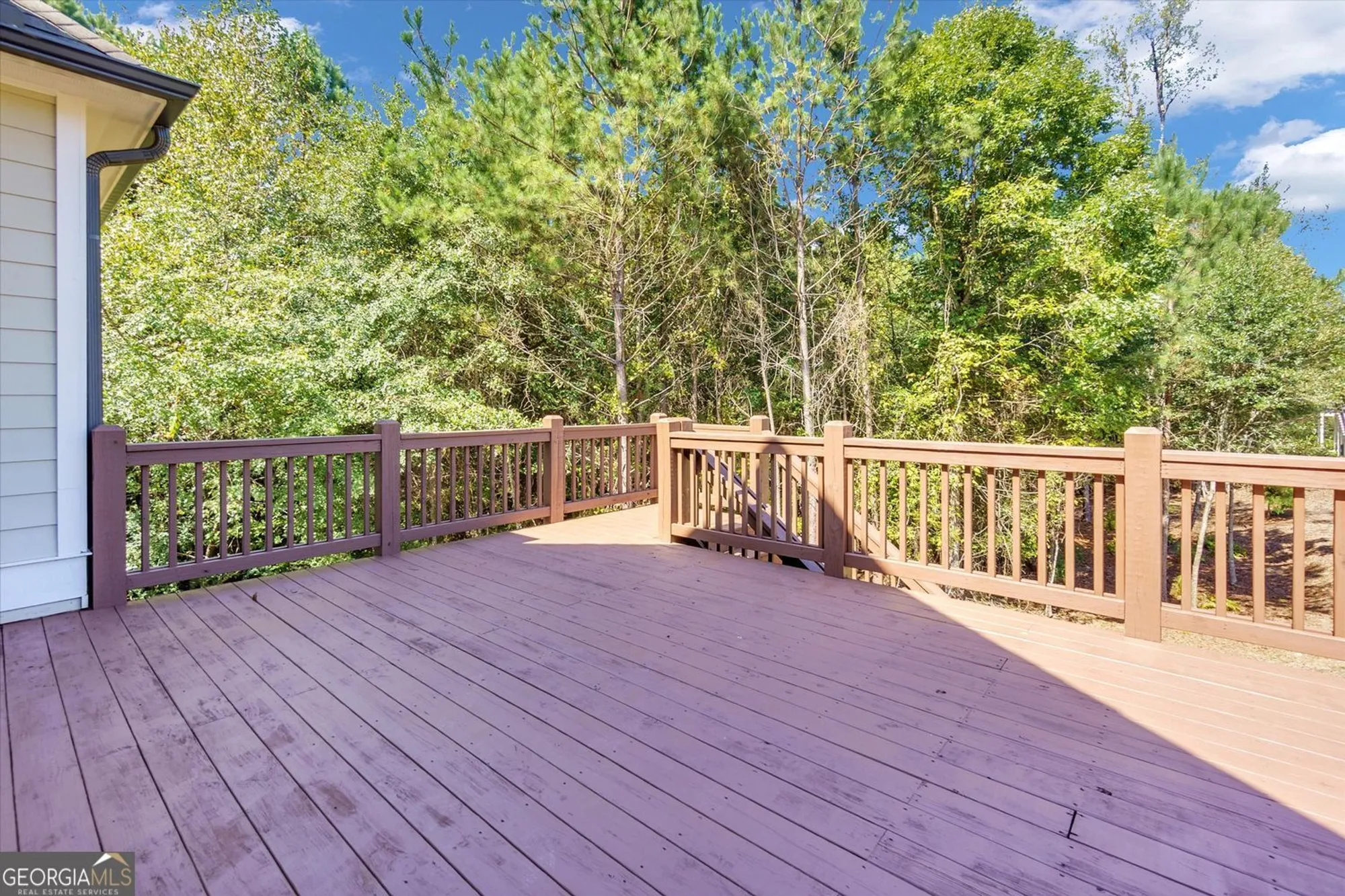 Property Slideshow image 32 of 37 | 217 sweetbriar club dr, Woodstock, GA, 30188