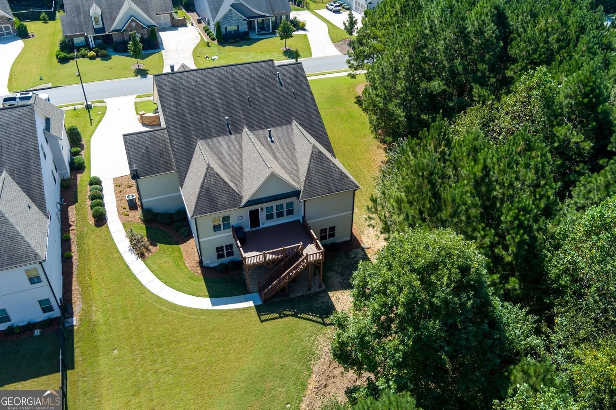 Property Slideshow image 34 of 37 | 217 sweetbriar club dr, Woodstock, GA, 30188