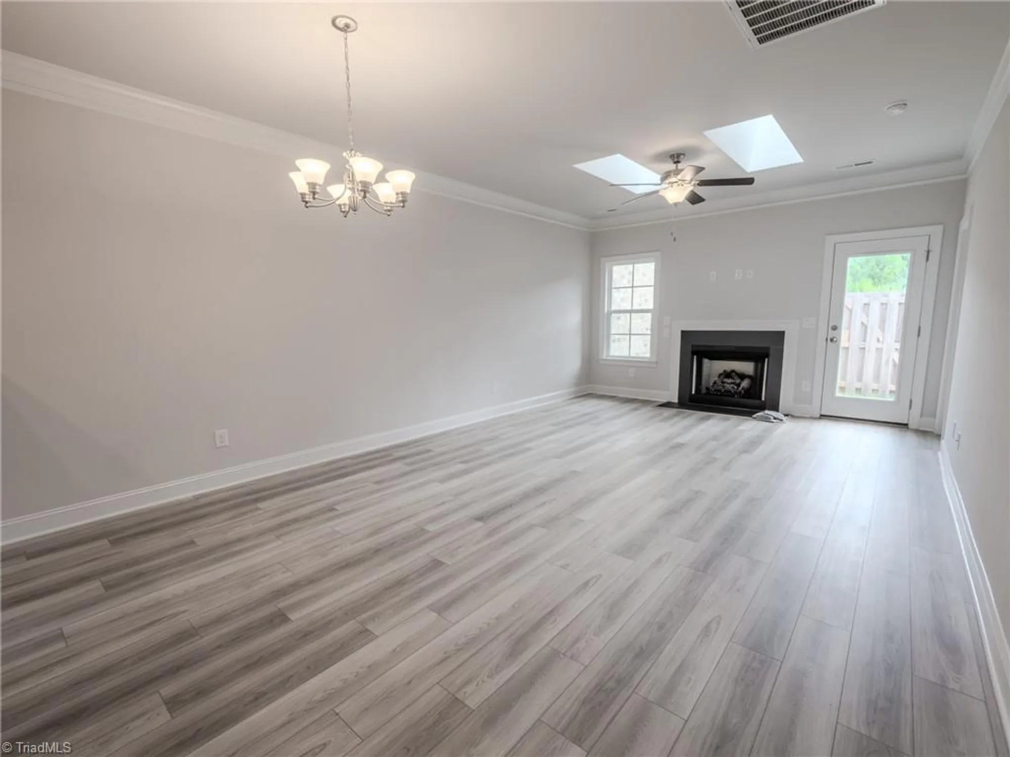 Property Slideshow image 10 of 37 | 202 chariot sq, Winston Salem, NC, 27127