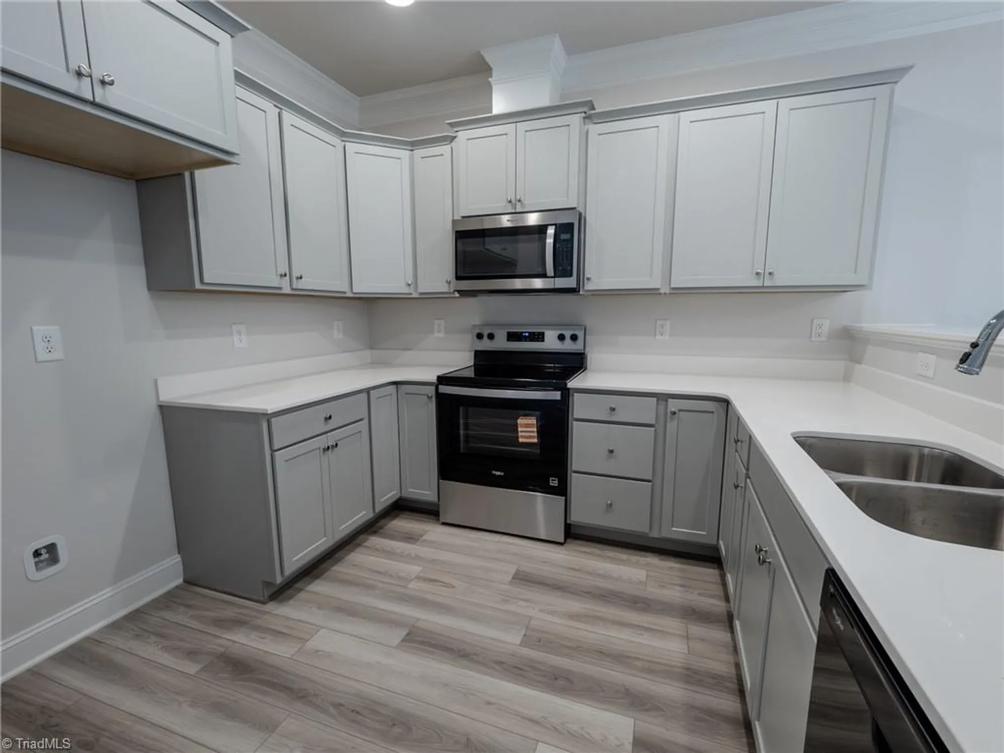 Property Slideshow image 9 of 37 | 202 chariot sq, Winston Salem, NC, 27127