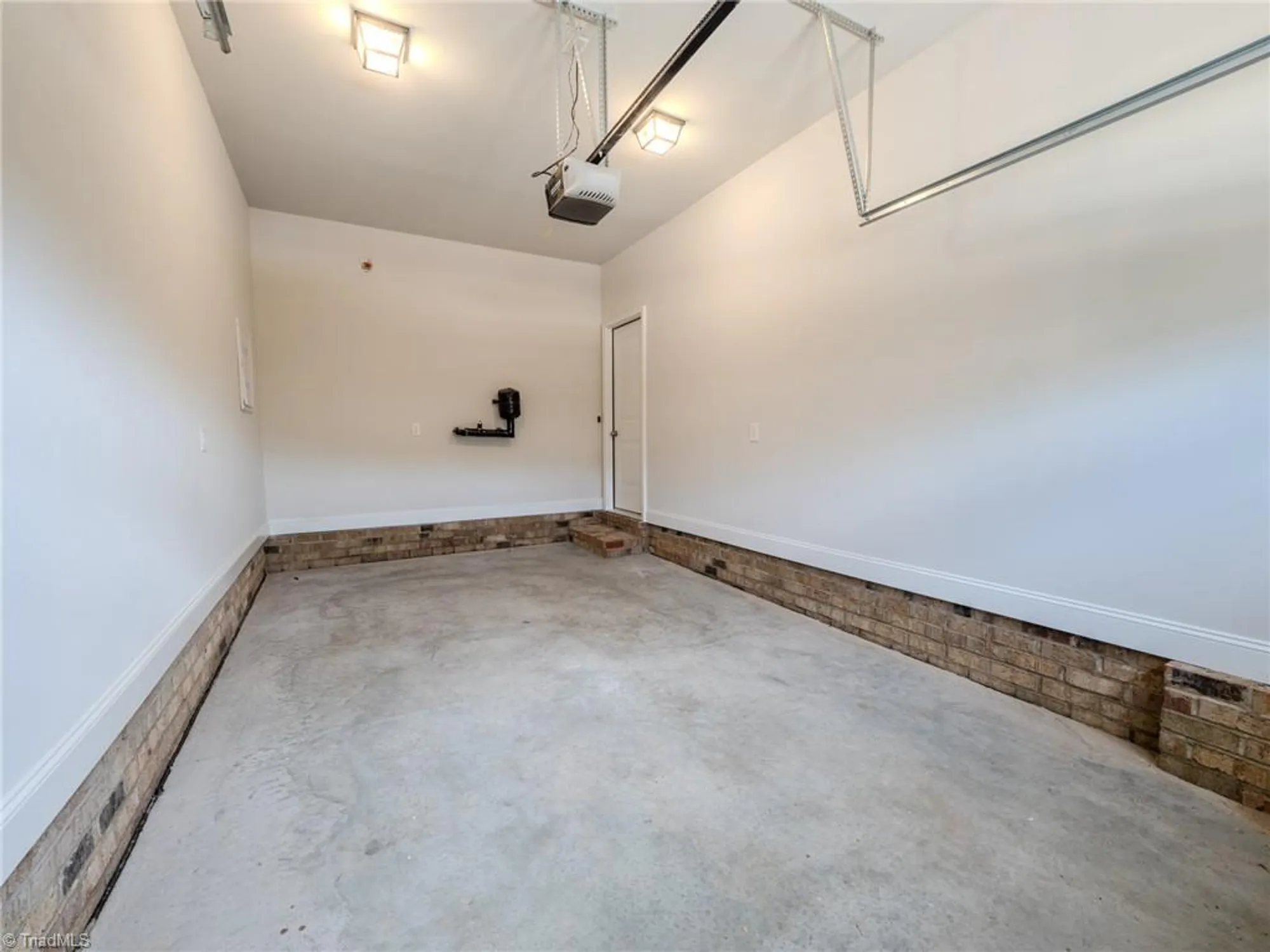 Property Slideshow image 30 of 37 | 202 chariot sq, Winston Salem, NC, 27127