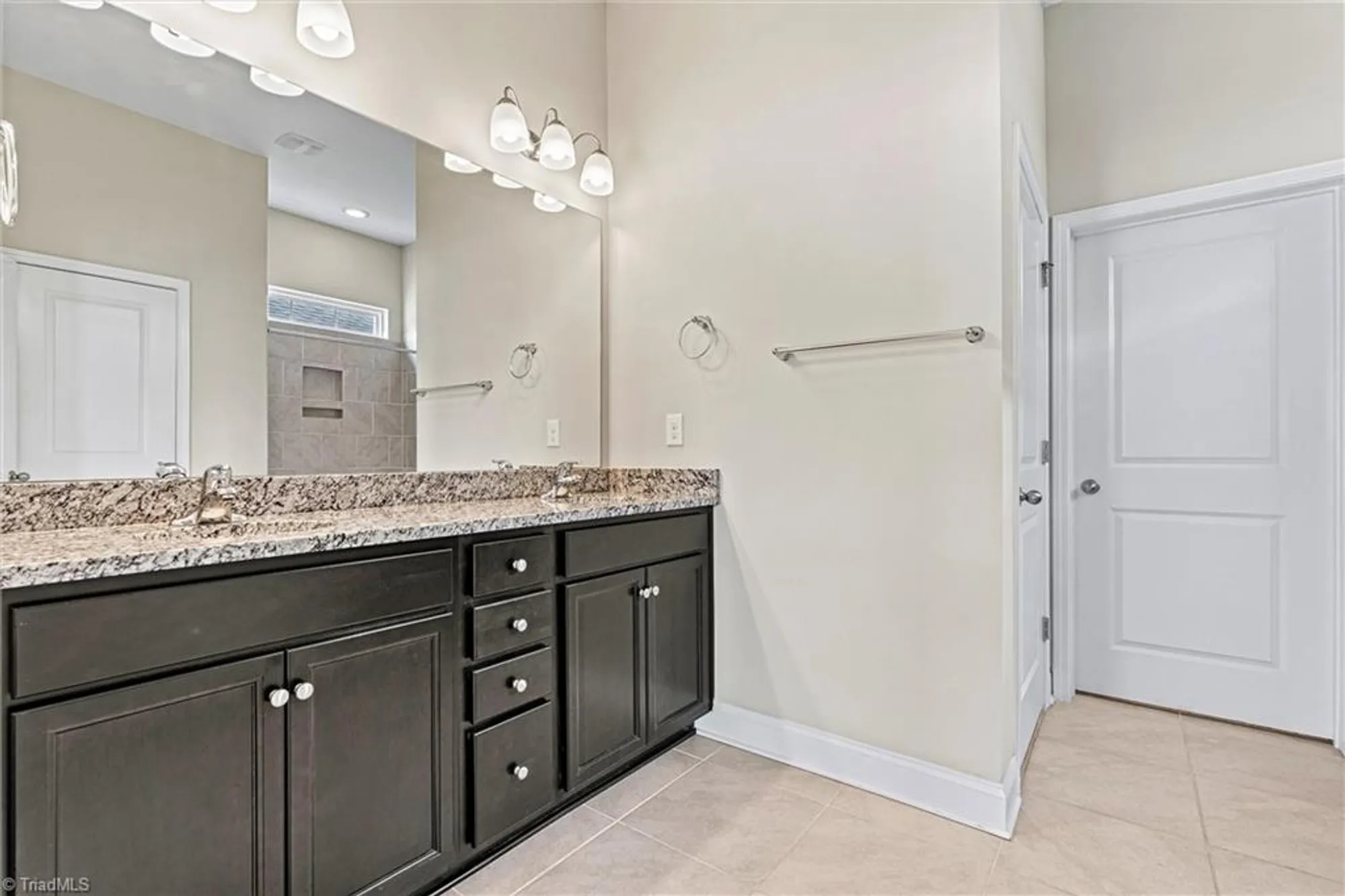 Property Slideshow image 23 of 41 | 7850 fountaingrass ln, Sherrills Ford, NC, 28673