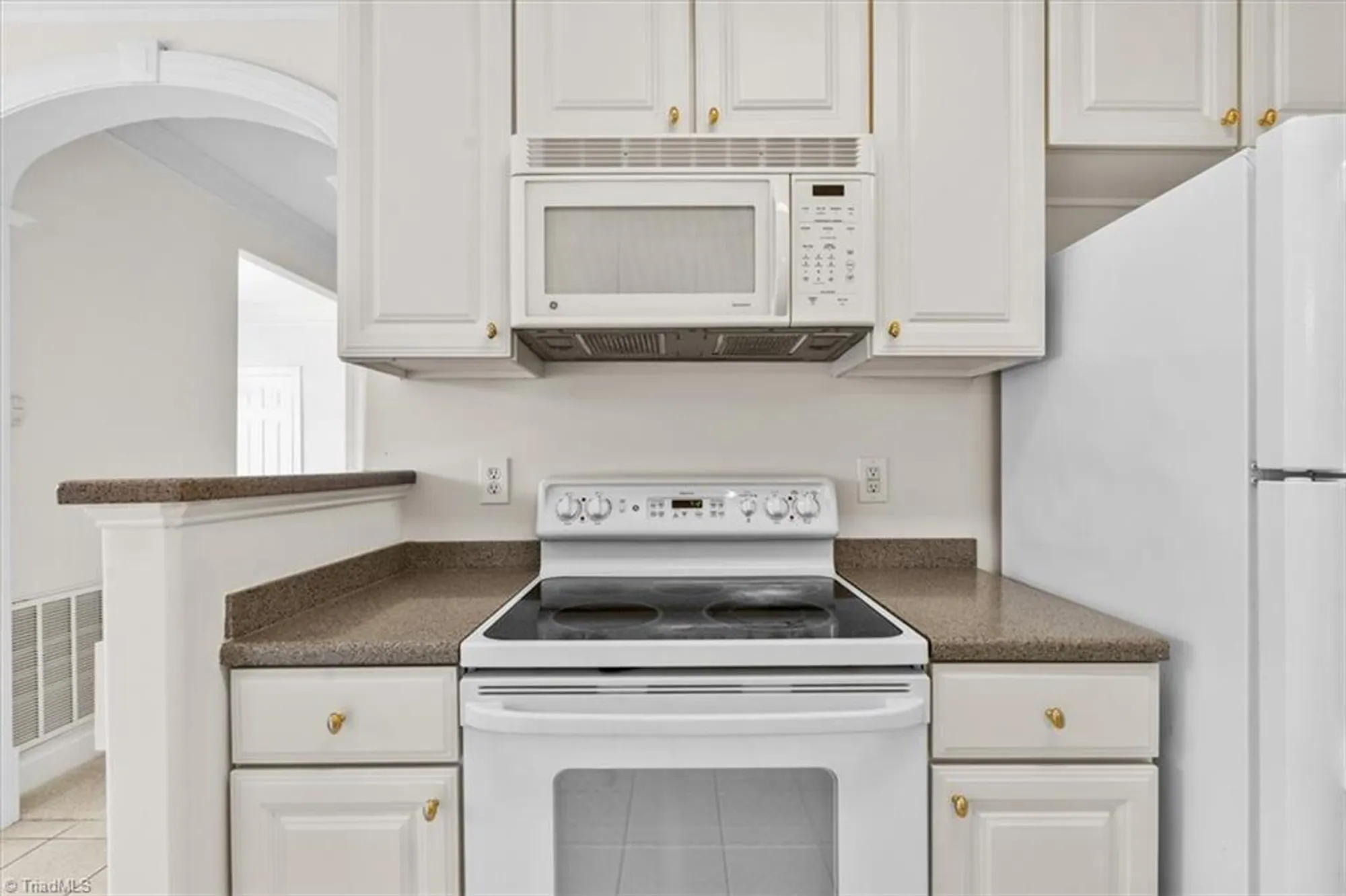 Property Slideshow image 15 of 39 | 524 college rd apt 306, Greensboro, NC, 27410