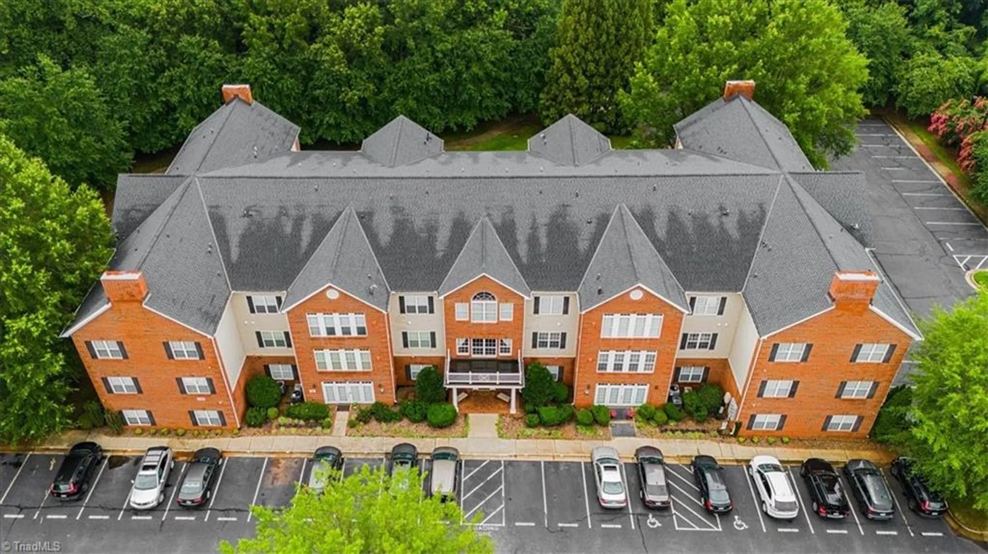 Property Slideshow image 31 of 39 | 524 college rd apt 306, Greensboro, NC, 27410