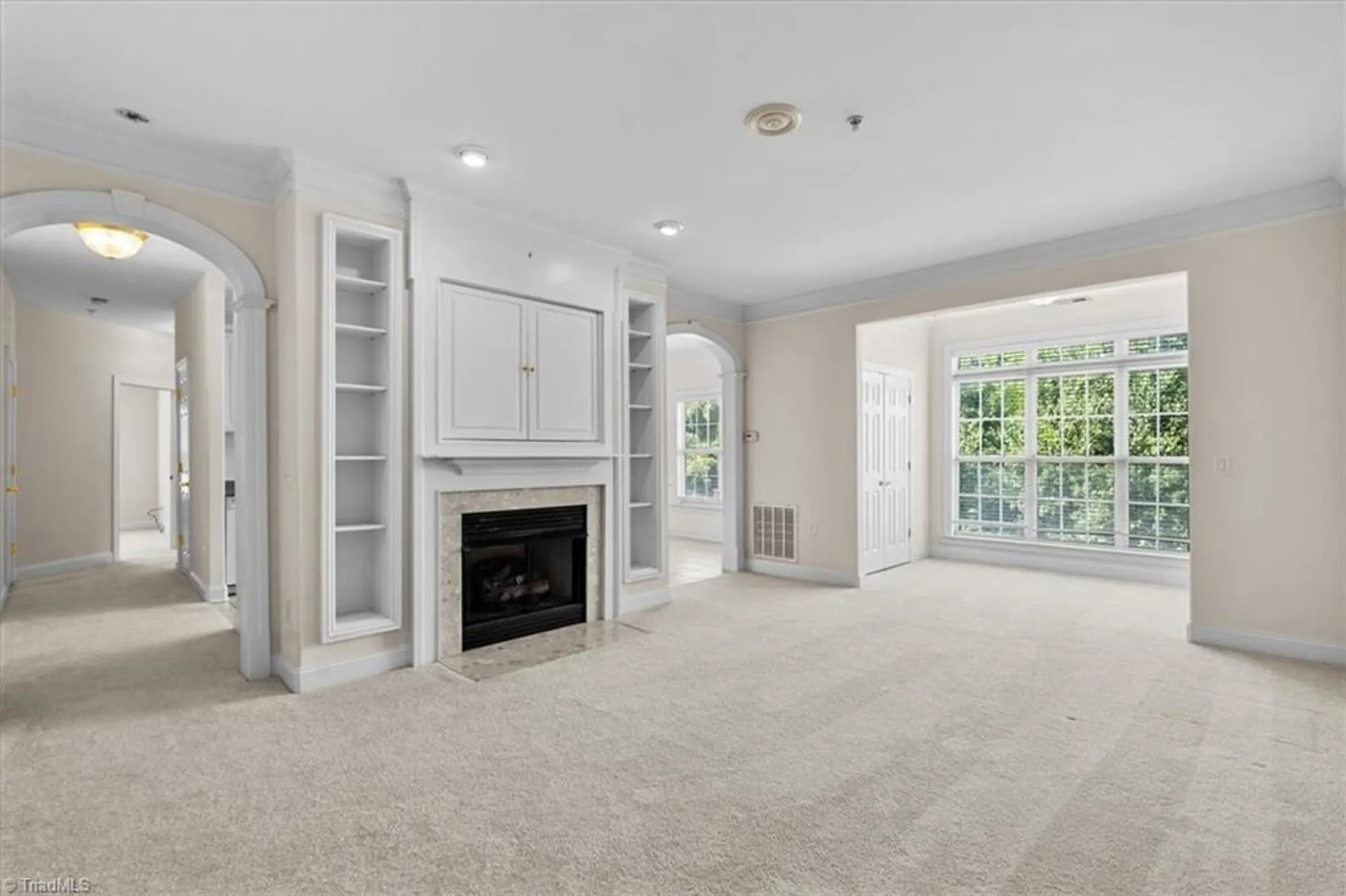 Property Slideshow image 4 of 39 | 524 college rd apt 306, Greensboro, NC, 27410