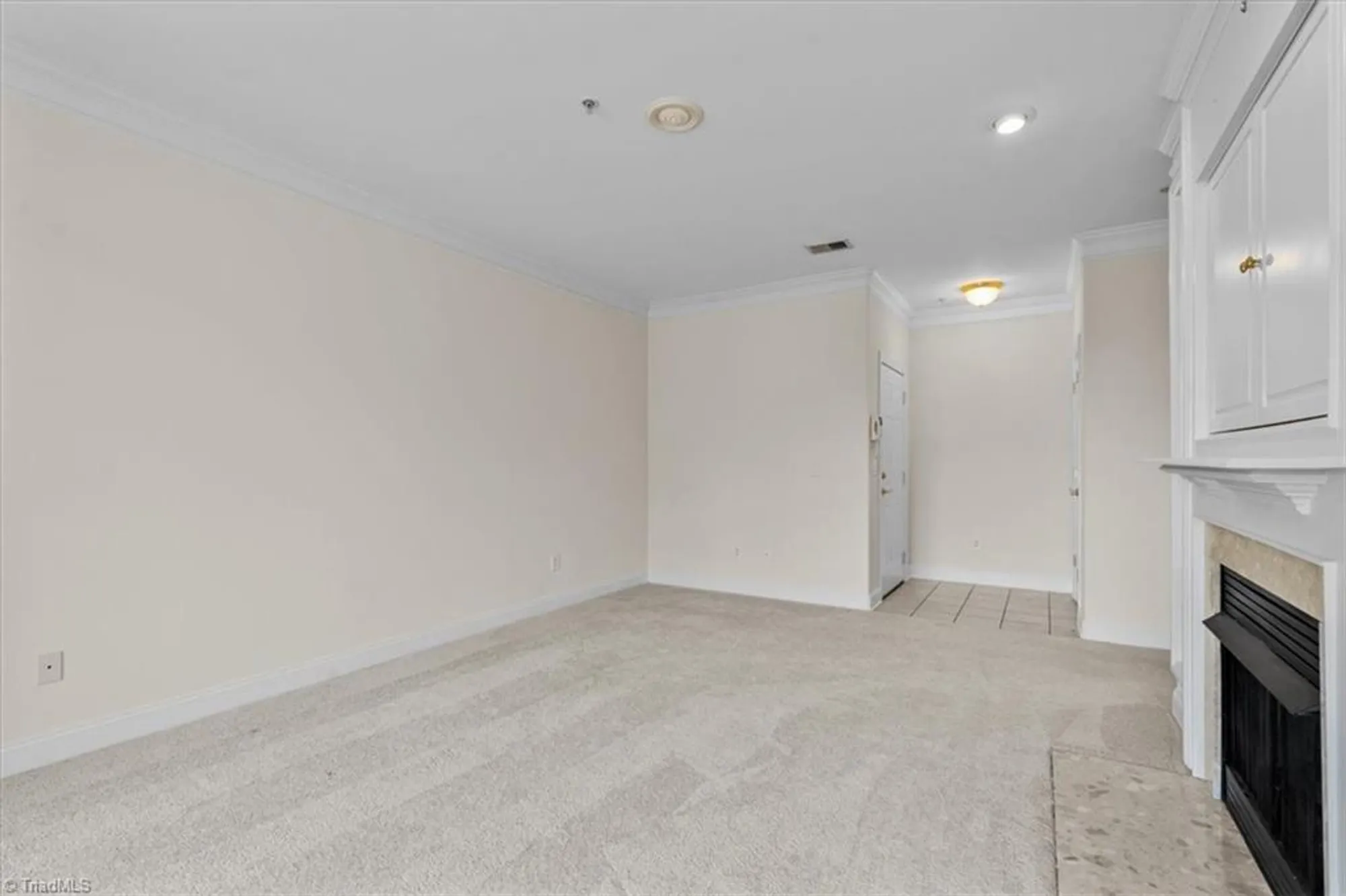 Property Slideshow image 6 of 39 | 524 college rd apt 306, Greensboro, NC, 27410