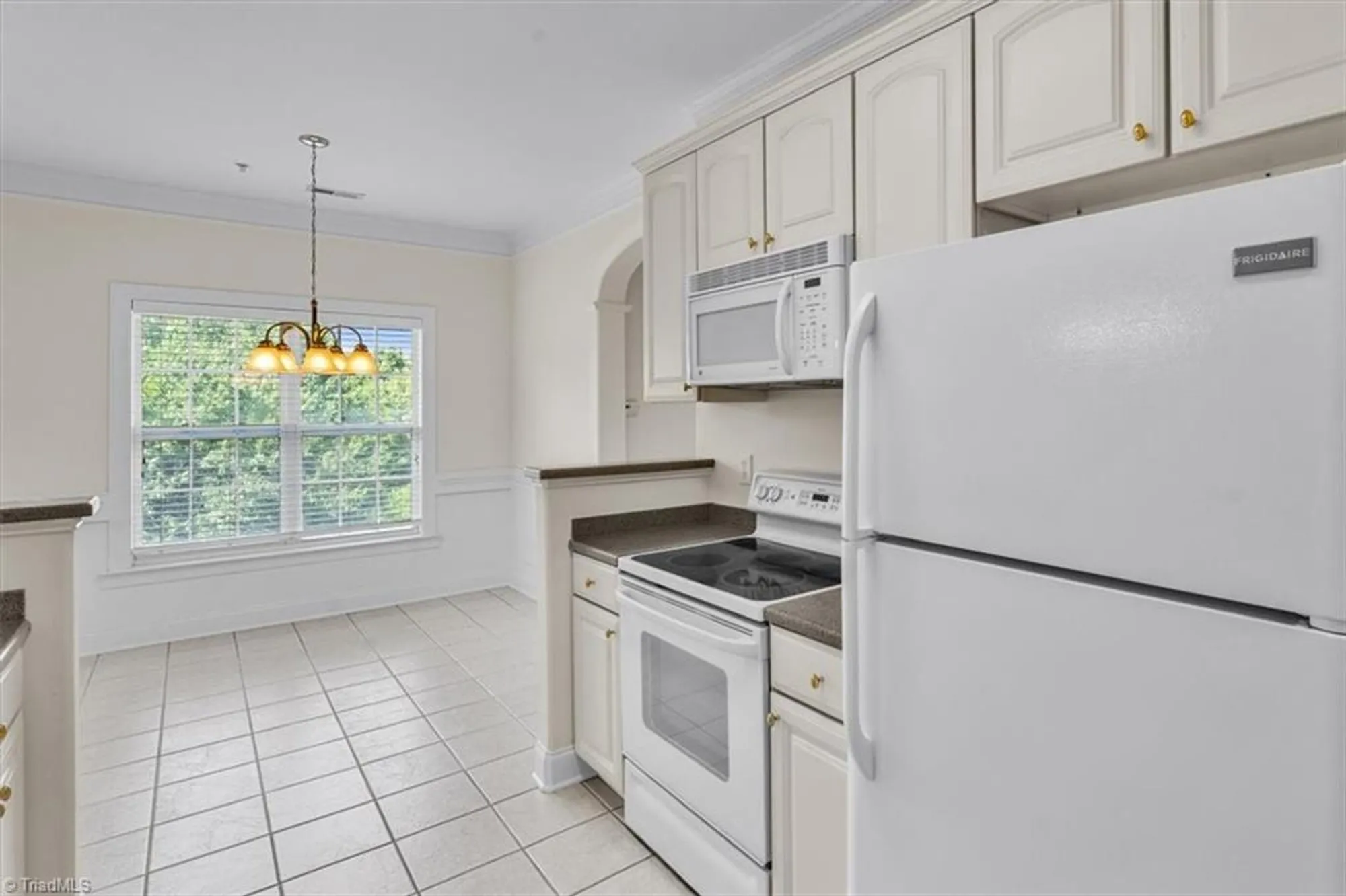 Property Slideshow image 13 of 39 | 524 college rd apt 306, Greensboro, NC, 27410