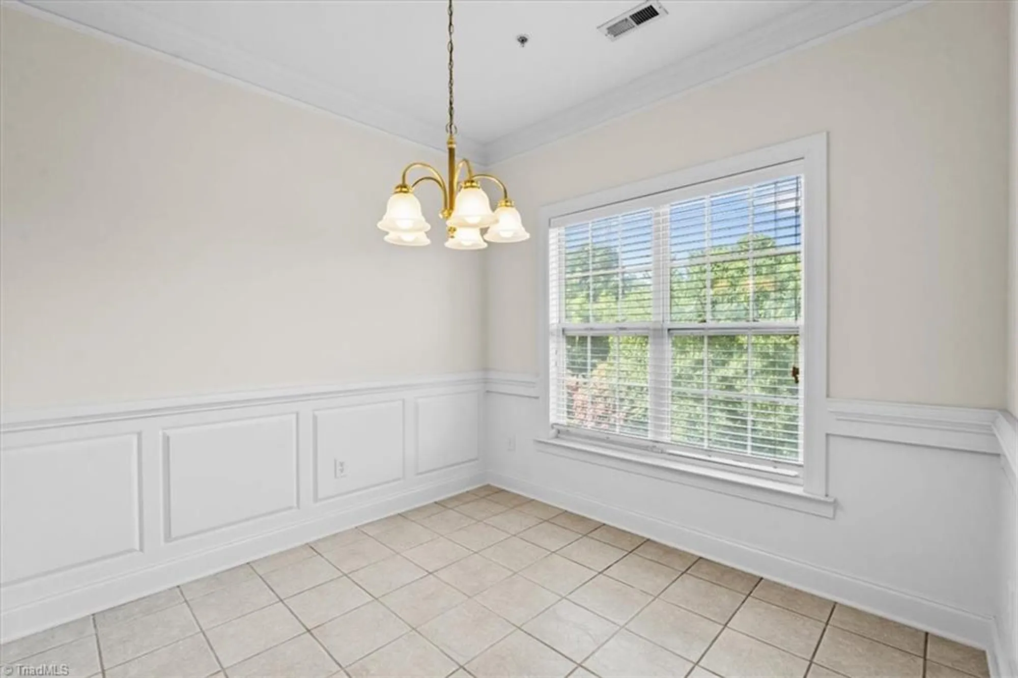 Property Slideshow image 16 of 39 | 524 college rd apt 306, Greensboro, NC, 27410