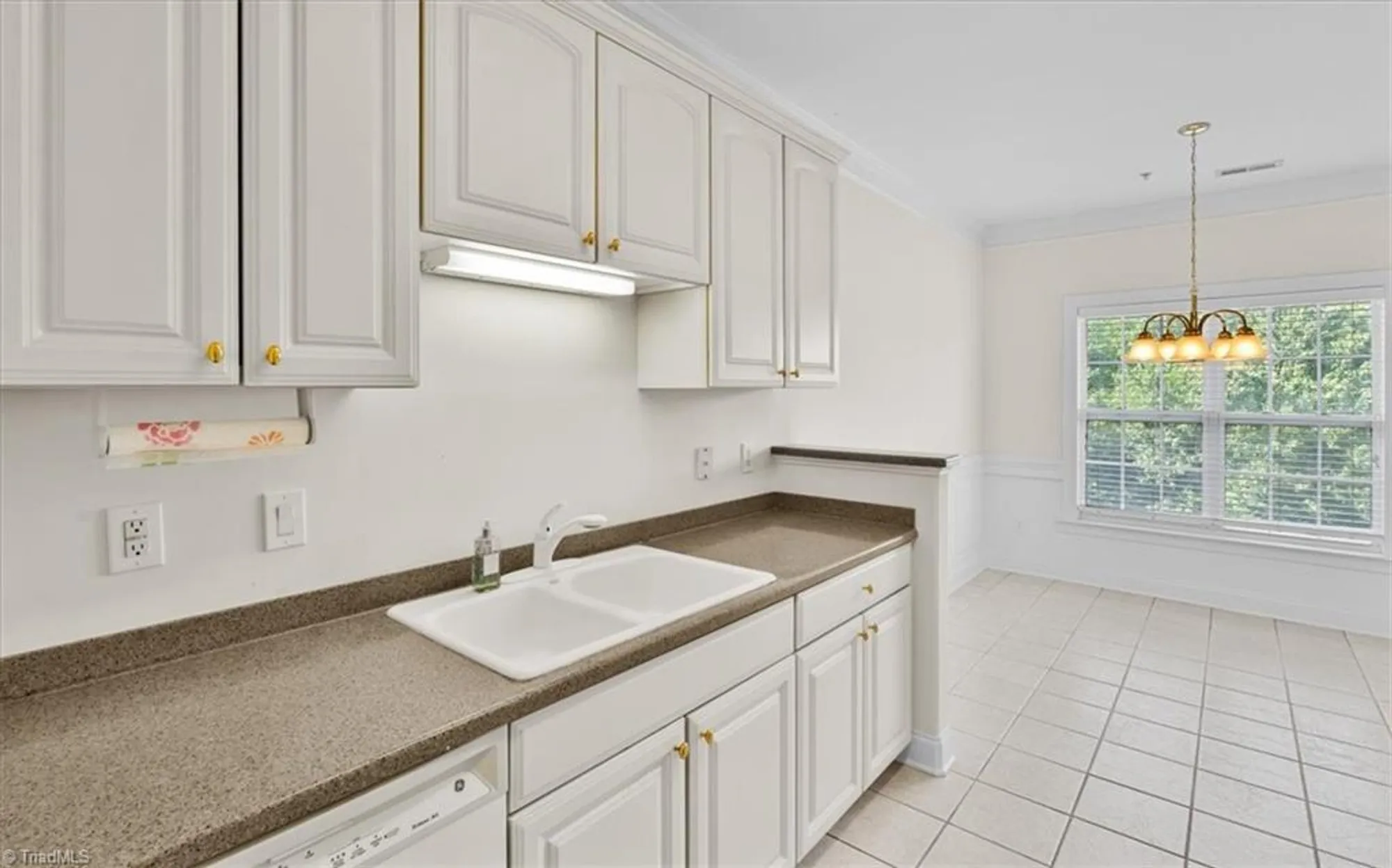 Property Slideshow image 12 of 39 | 524 college rd apt 306, Greensboro, NC, 27410